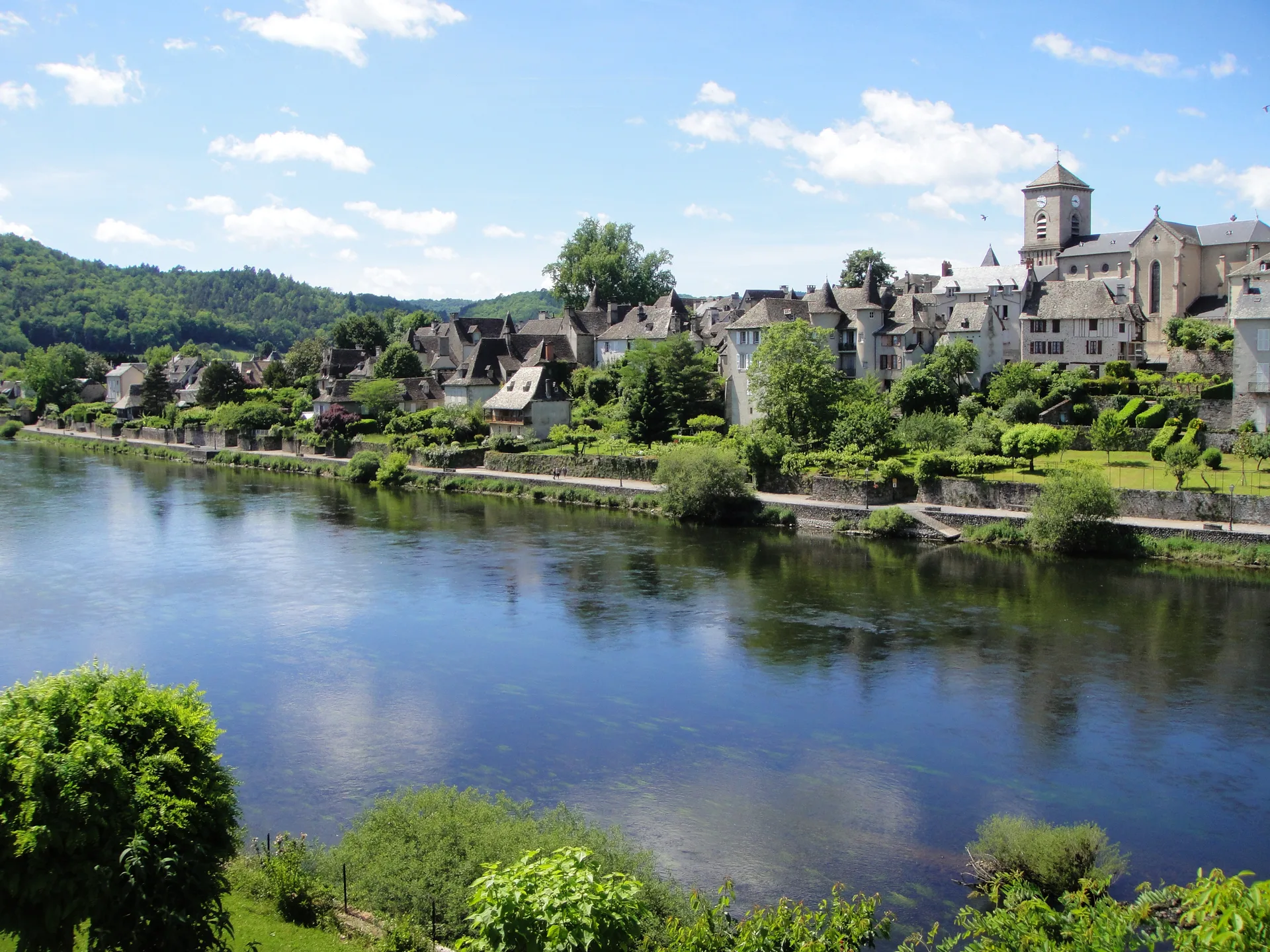 Plan d'eau d'Argentat à Argentat-sur-Dordogne — À 679 m du lac