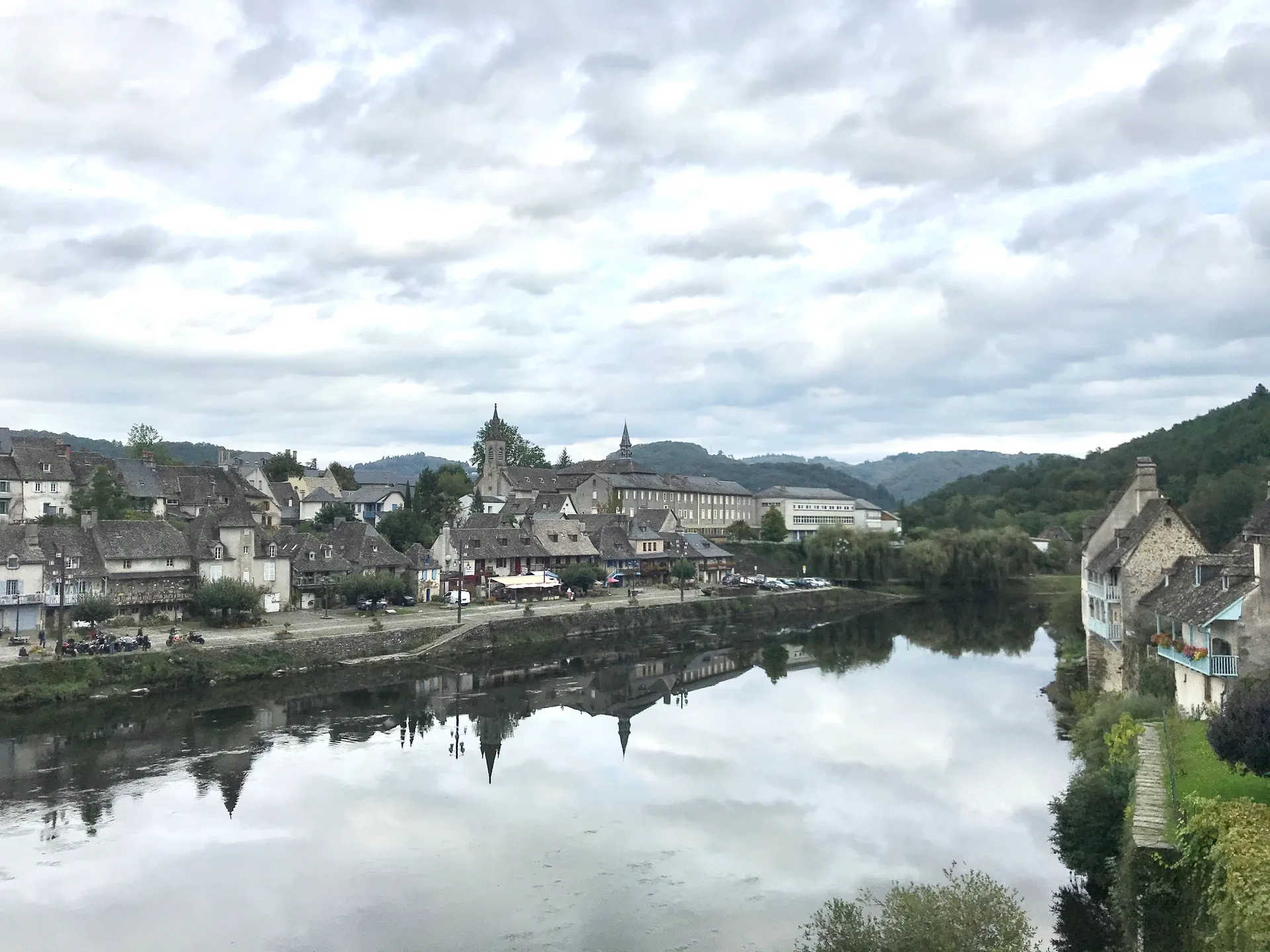 Plan d'eau d'Argentat à Argentat-sur-Dordogne — À 694 m du lac