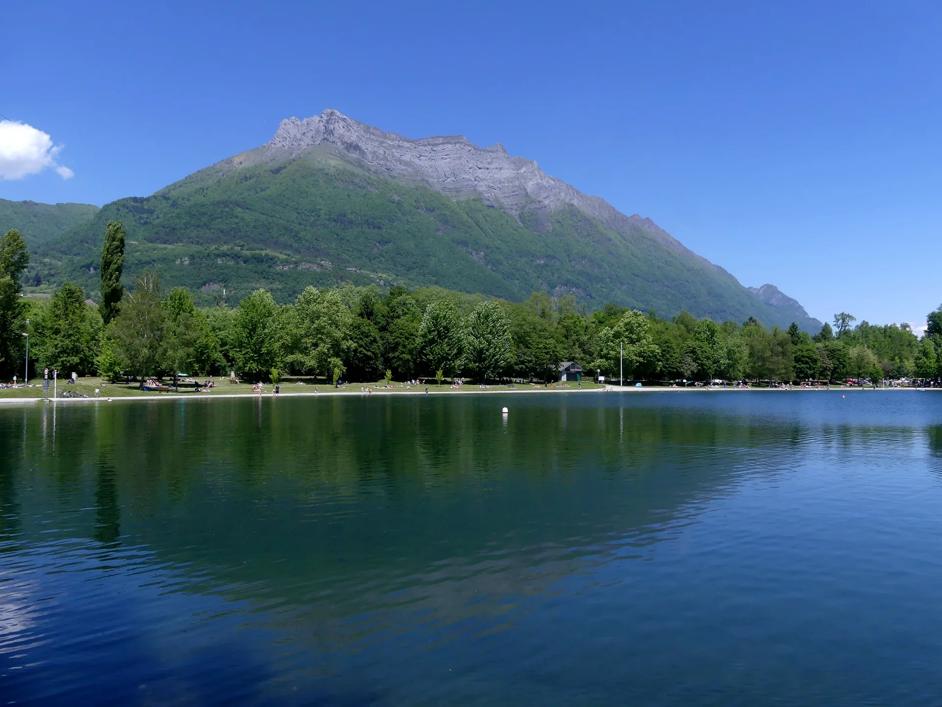 Plan d'eau de Carrouge à Saint-Pierre-d'Albigny — À 251 m du lac