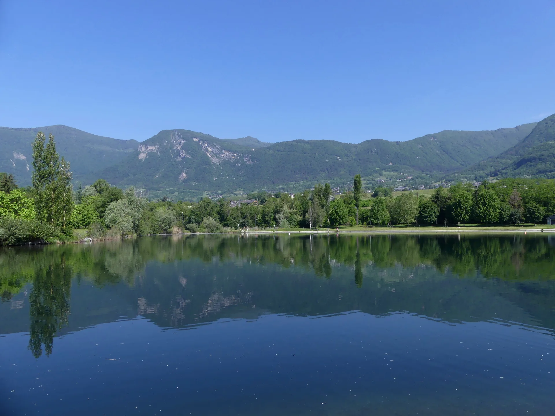 Plan d'eau de Carrouge à Saint-Pierre-d'Albigny — Sur le lac