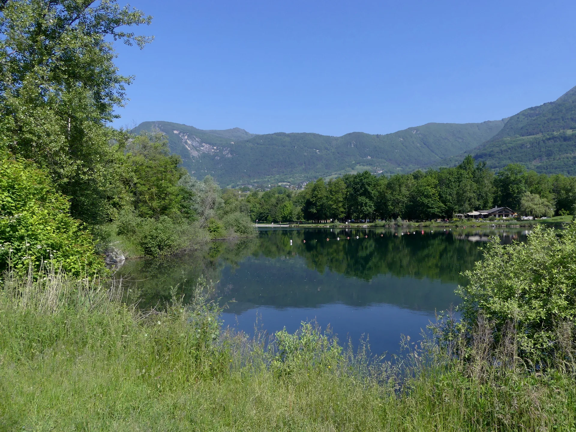 Plan d'eau de Carrouge à Saint-Pierre-d'Albigny — Sur le lac