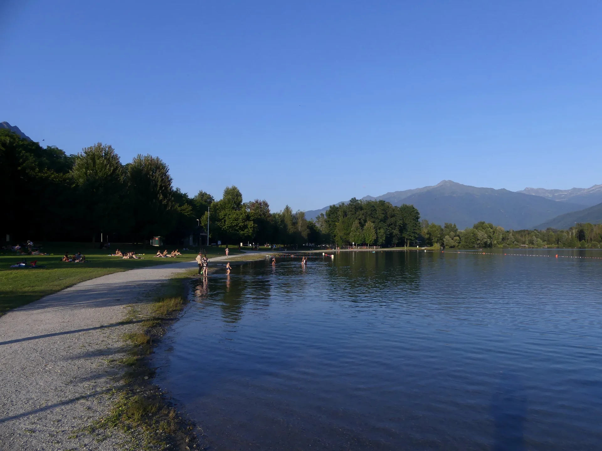 Plan d'eau de Carrouge à Saint-Pierre-d'Albigny — À 228 m du lac