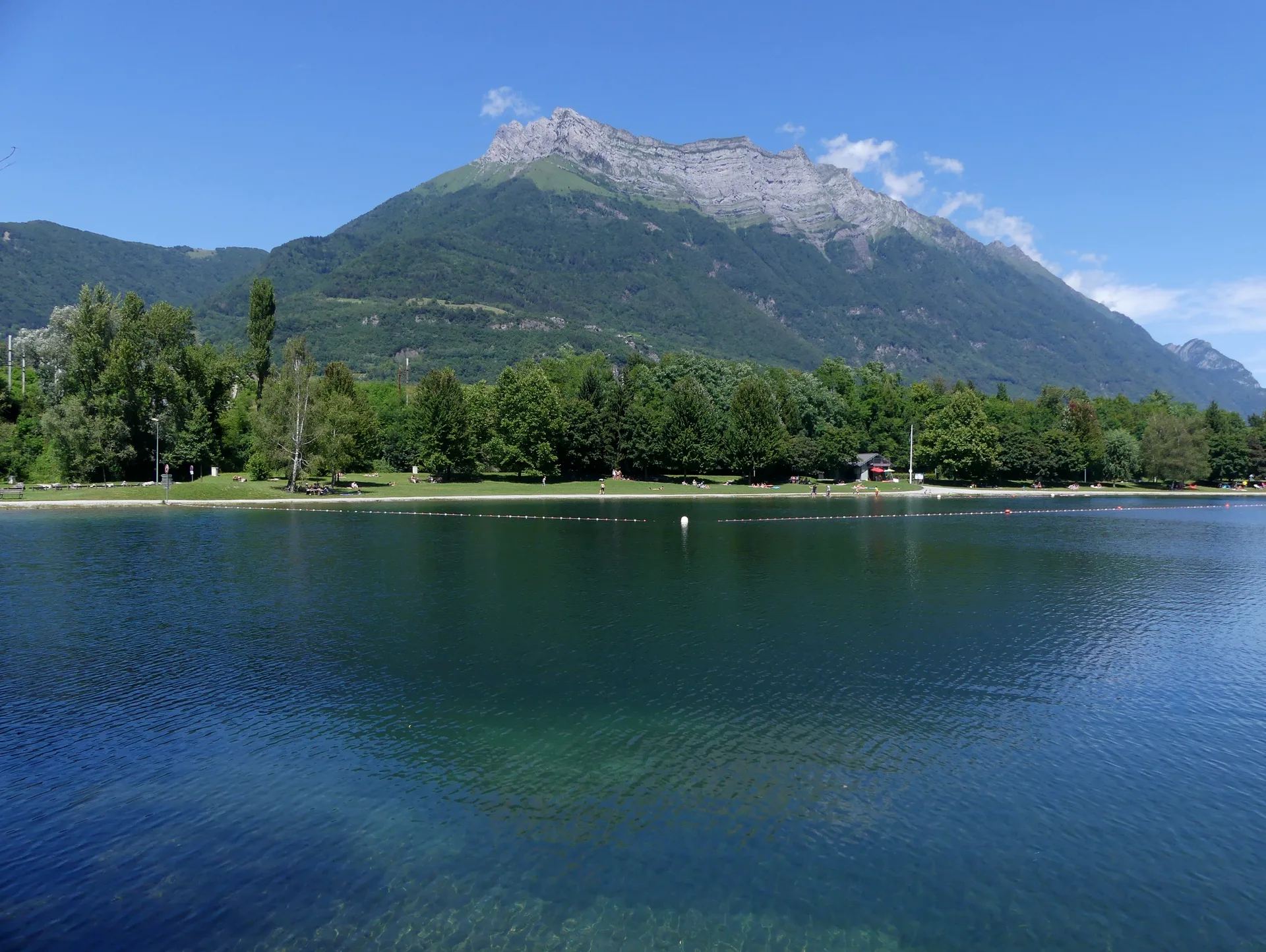 Plan d'eau de Carrouge à Saint-Pierre-d'Albigny — À 229 m du lac