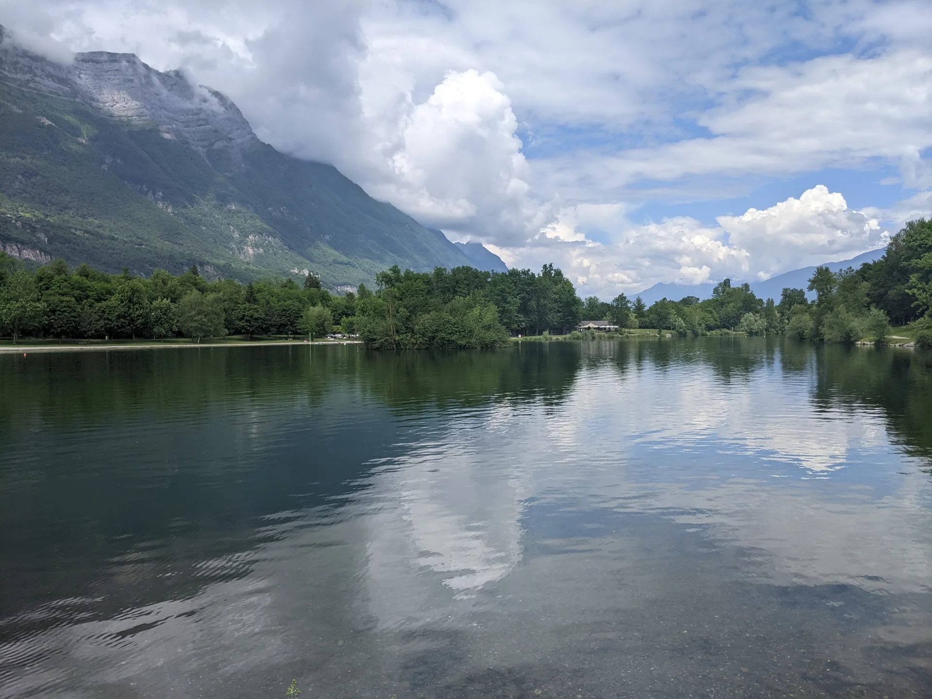 Plan d'eau de Carrouge à Saint-Pierre-d'Albigny — À 232 m du lac