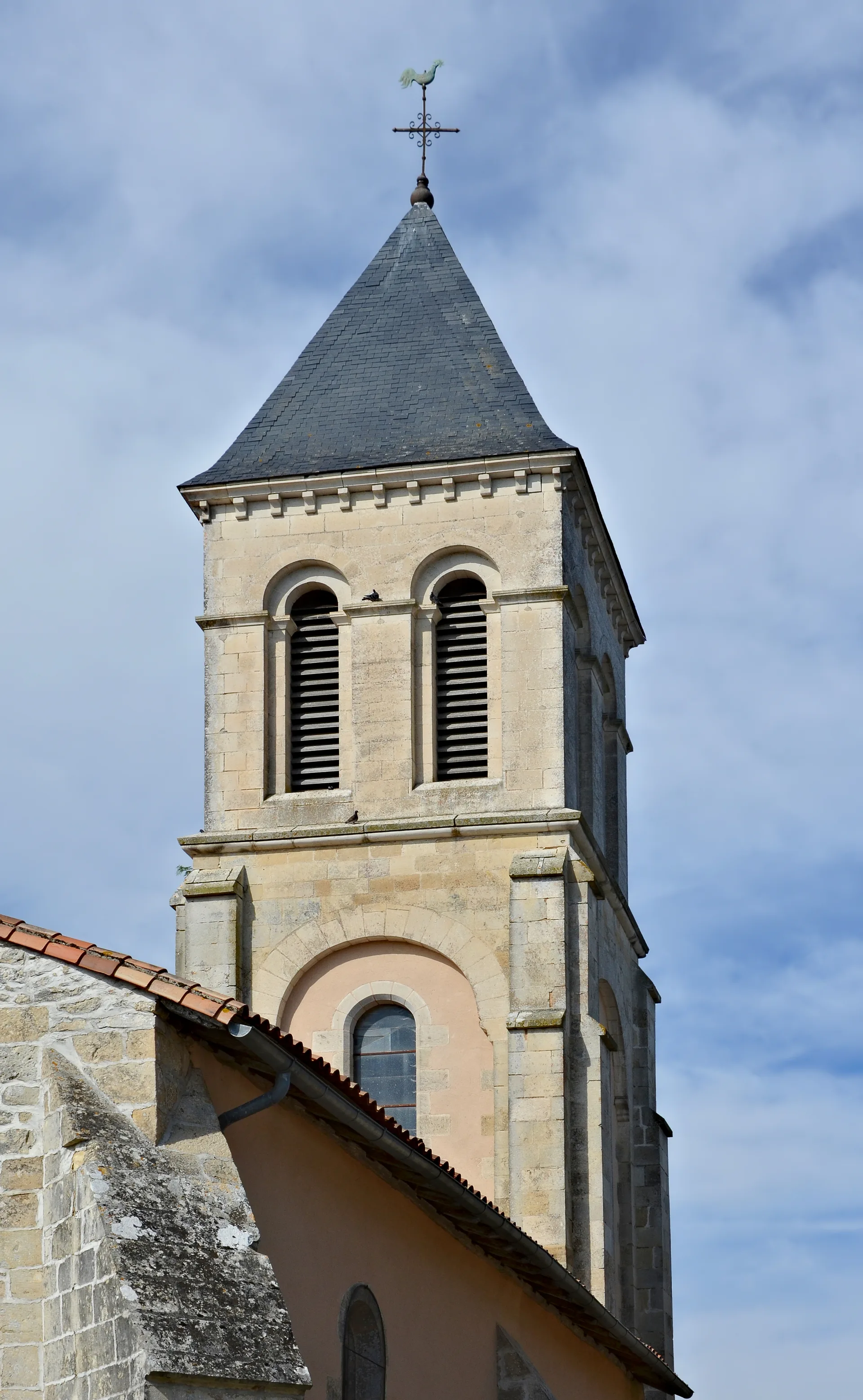 Plan d'eau de Champagne Saint Hilaire à Champagné-Saint-Hilaire — À 1,8 km du lac