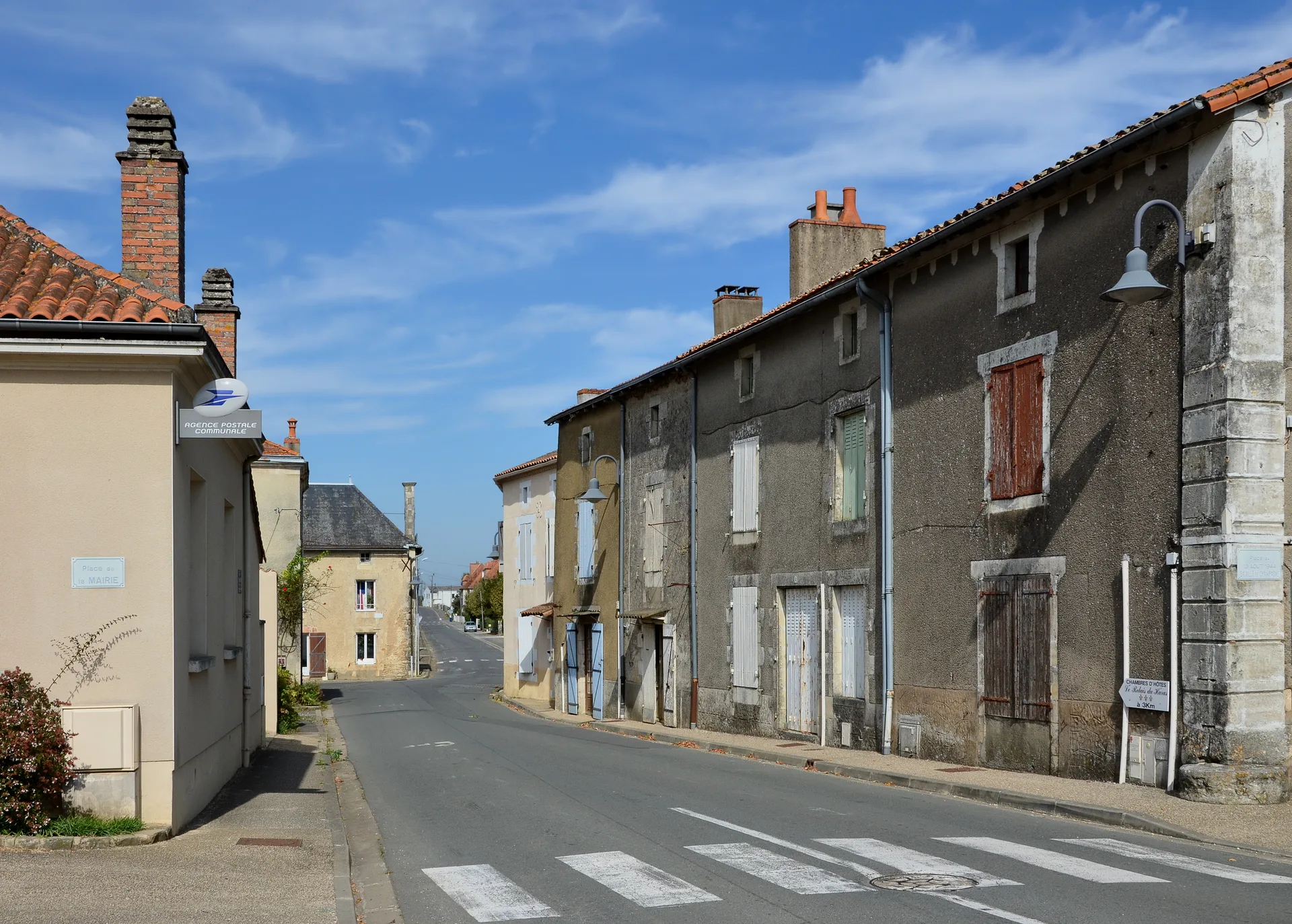 Plan d'eau de Champagne Saint Hilaire à Champagné-Saint-Hilaire — À 1,8 km du lac