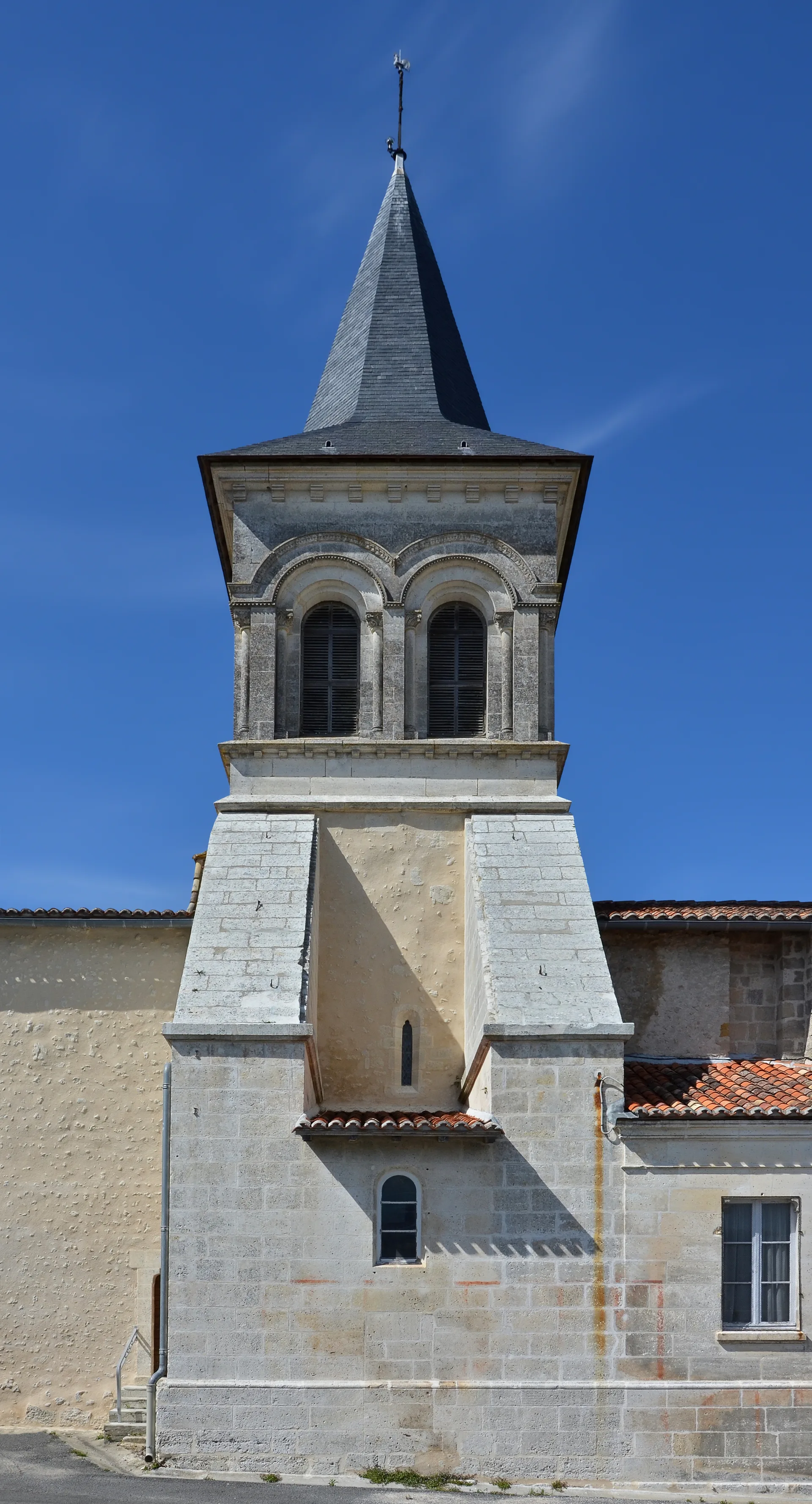 Plan d'eau de Champagne Saint Hilaire à Champagné-Saint-Hilaire — À 1,8 km du lac