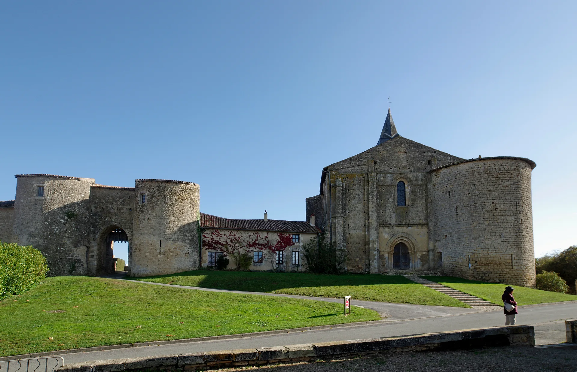 Plan d'eau de Chateau Larcher à Château-Larcher — À 1,1 km du lac
