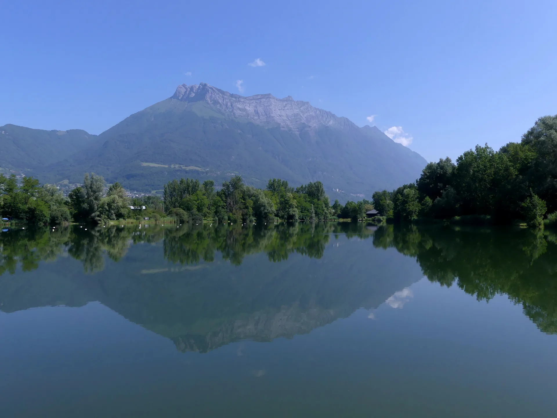 Plan d'eau de Coise Villaret à Coise-Saint-Jean-Pied-Gauthier — À 218 m du lac