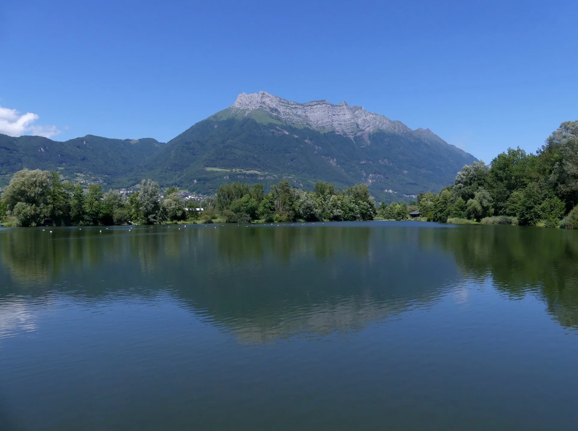 Plan d'eau de Coise Villaret à Coise-Saint-Jean-Pied-Gauthier — À 218 m du lac