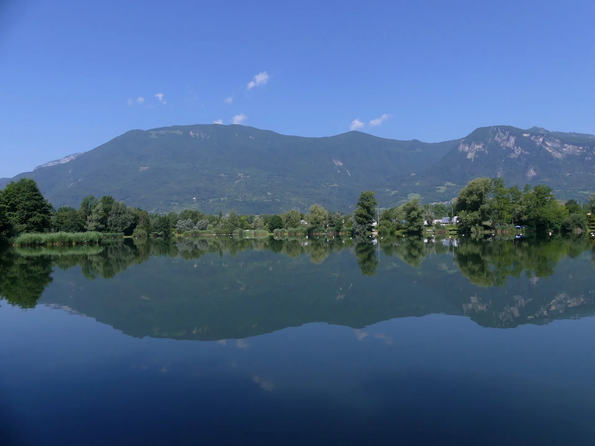 Plan d'eau de Coise Villaret à Coise-Saint-Jean-Pied-Gauthier — À 286 m du lac