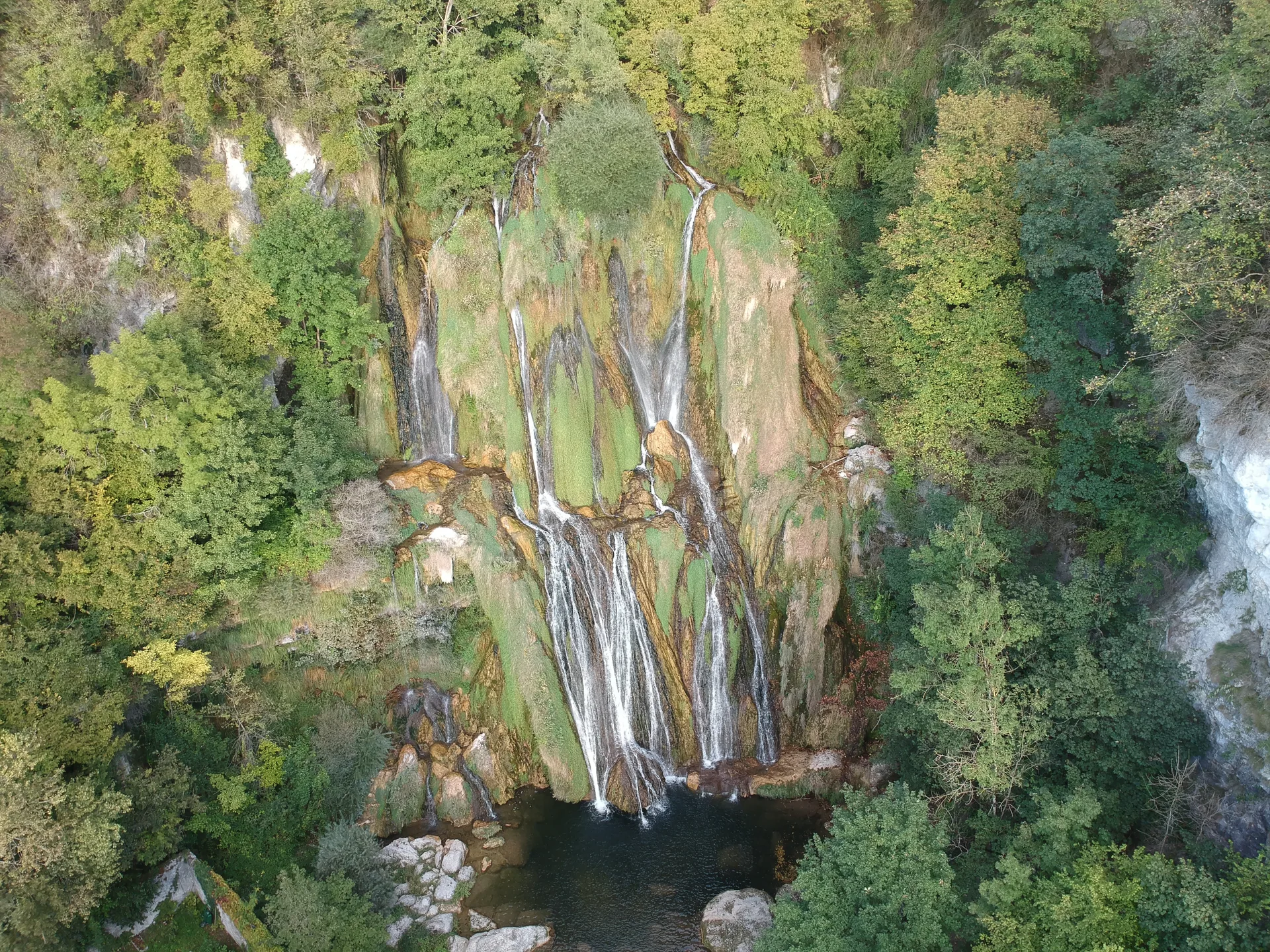 Plan d'eau de Glandieu à Brégnier-Cordon — À 1,2 km du lac