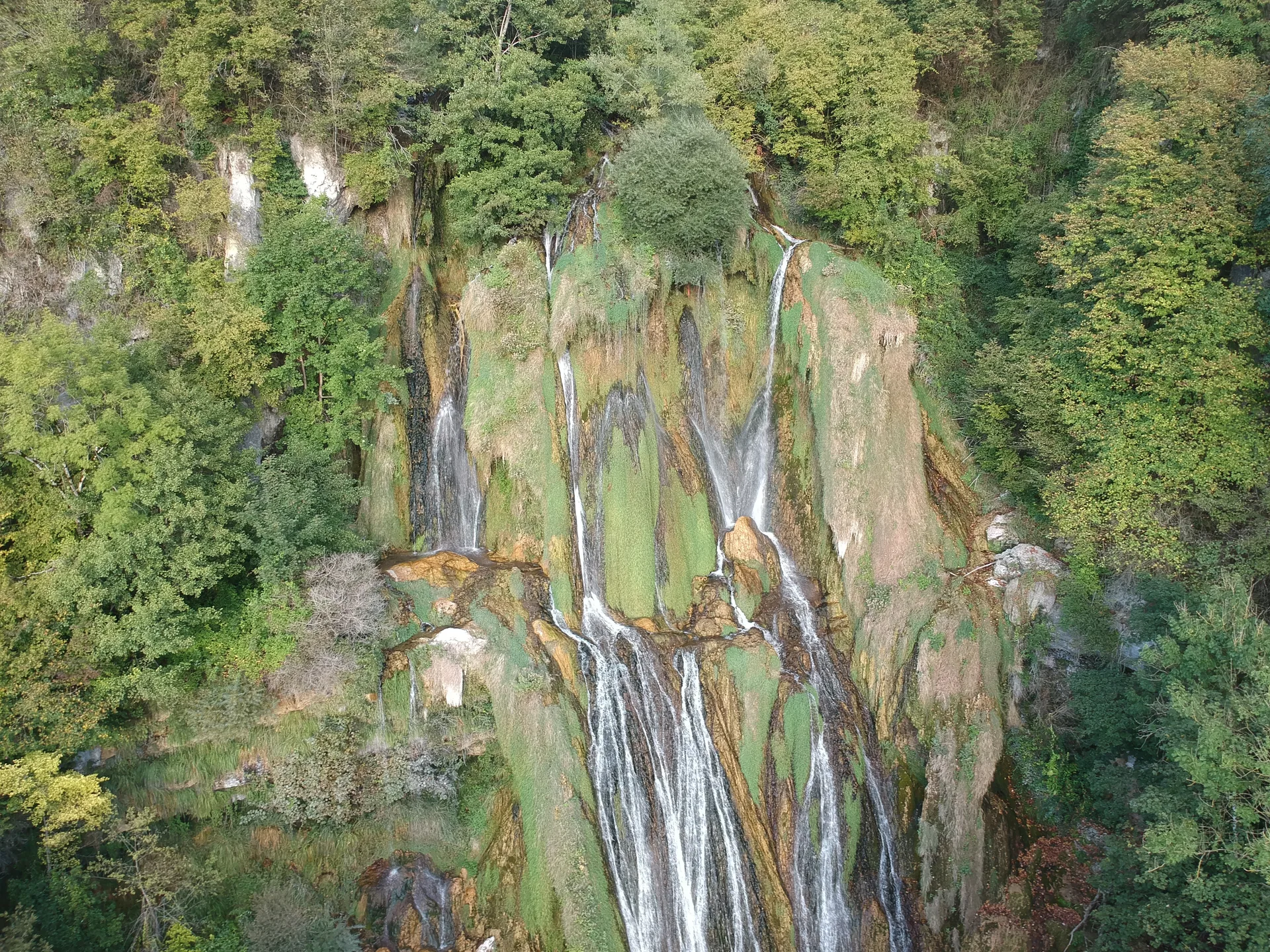 Plan d'eau de Glandieu à Brégnier-Cordon — À 1,2 km du lac