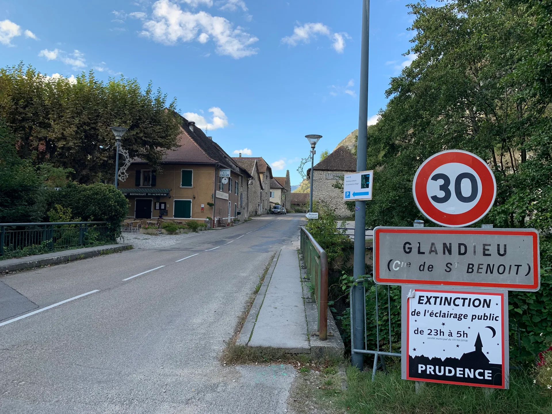 Plan d'eau de Glandieu à Brégnier-Cordon — À 1,2 km du lac