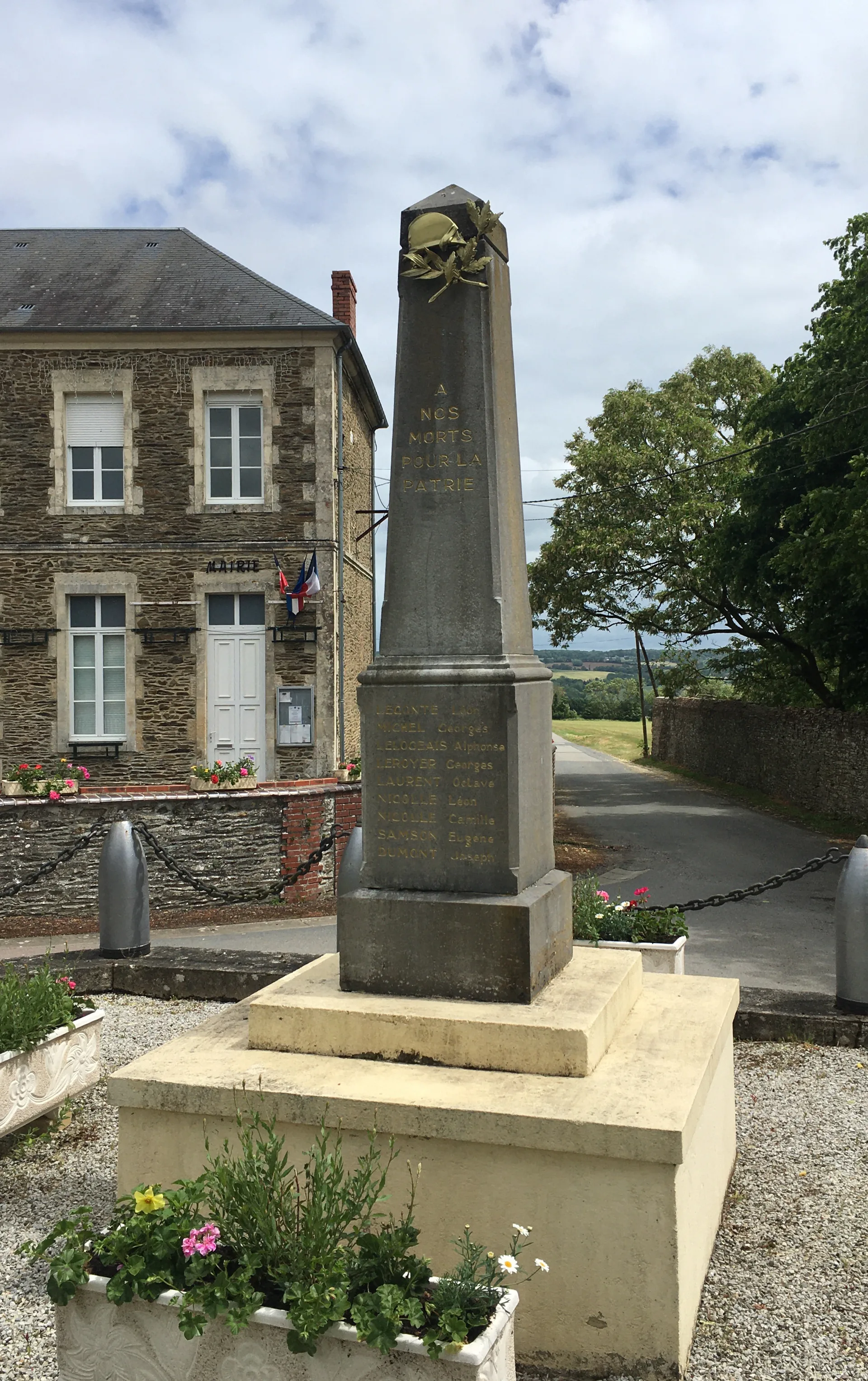 Plan d'eau de Grimbosq à Les Moutiers-en-Cinglais — À 2,1 km du lac