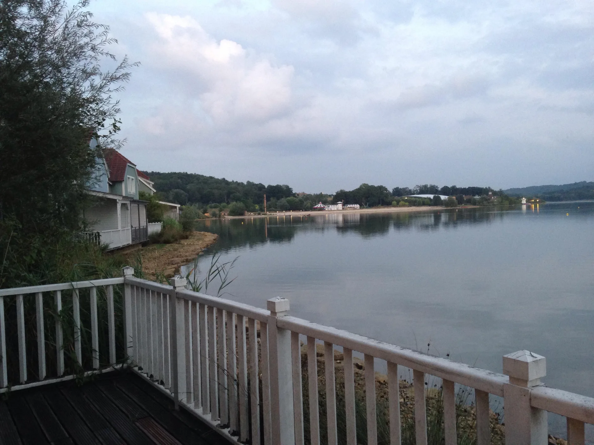 Plan d'eau de l Ailette à Chamouille — Sur le lac