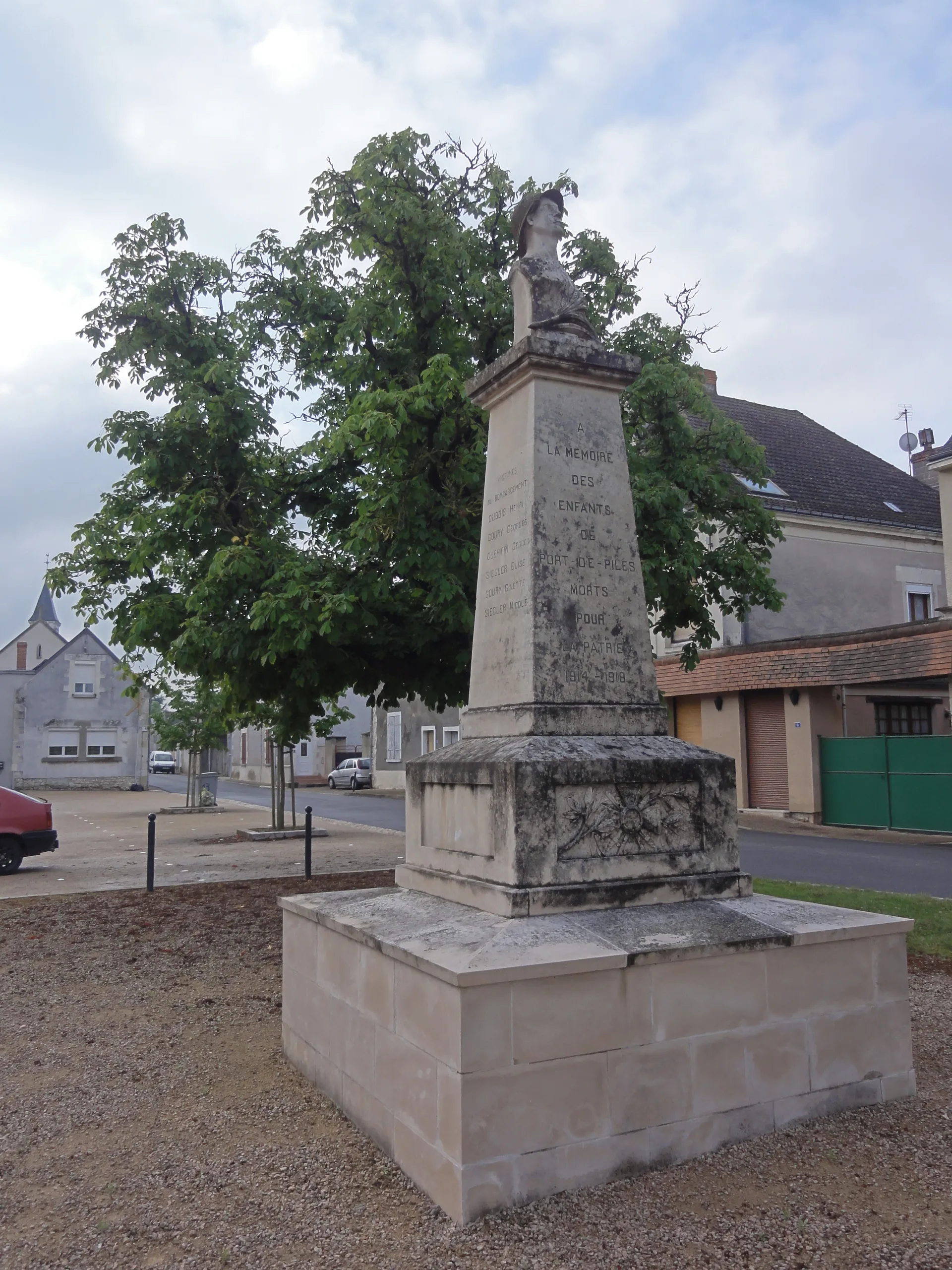 Plan d'eau de la Celle Saint Avant à La Celle-Saint-Avant — À 886 m du lac