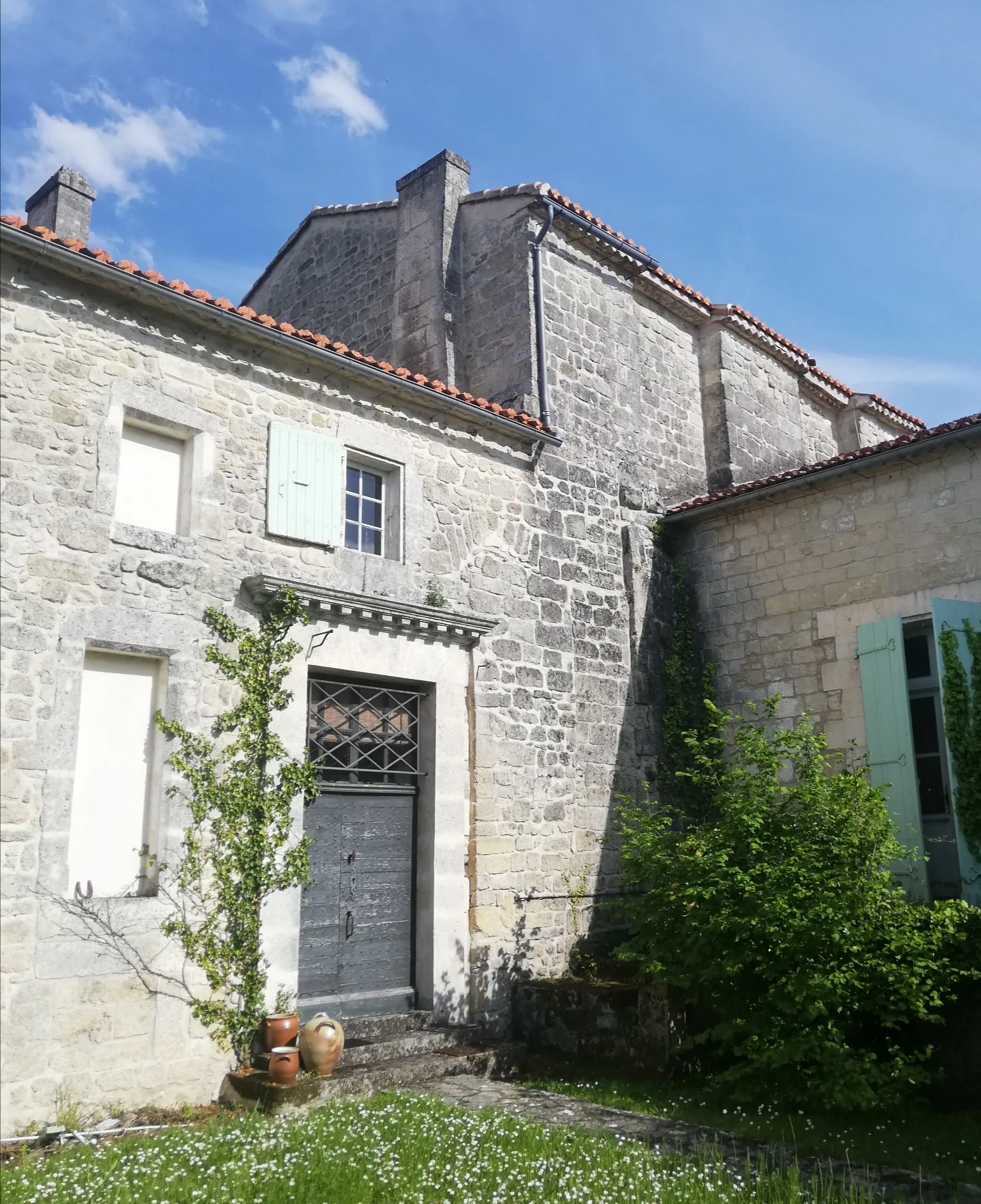 Plan d'eau de la Grande Prairie à Saint-Yrieix-sur-Charente — À 498 m du lac