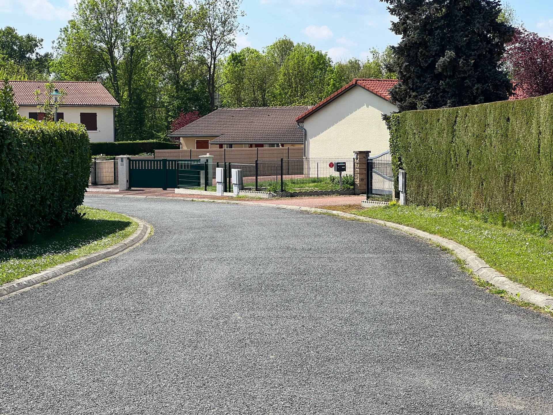 Plan d'eau de la Grange Cotton à Mézériat — À 280 m du lac