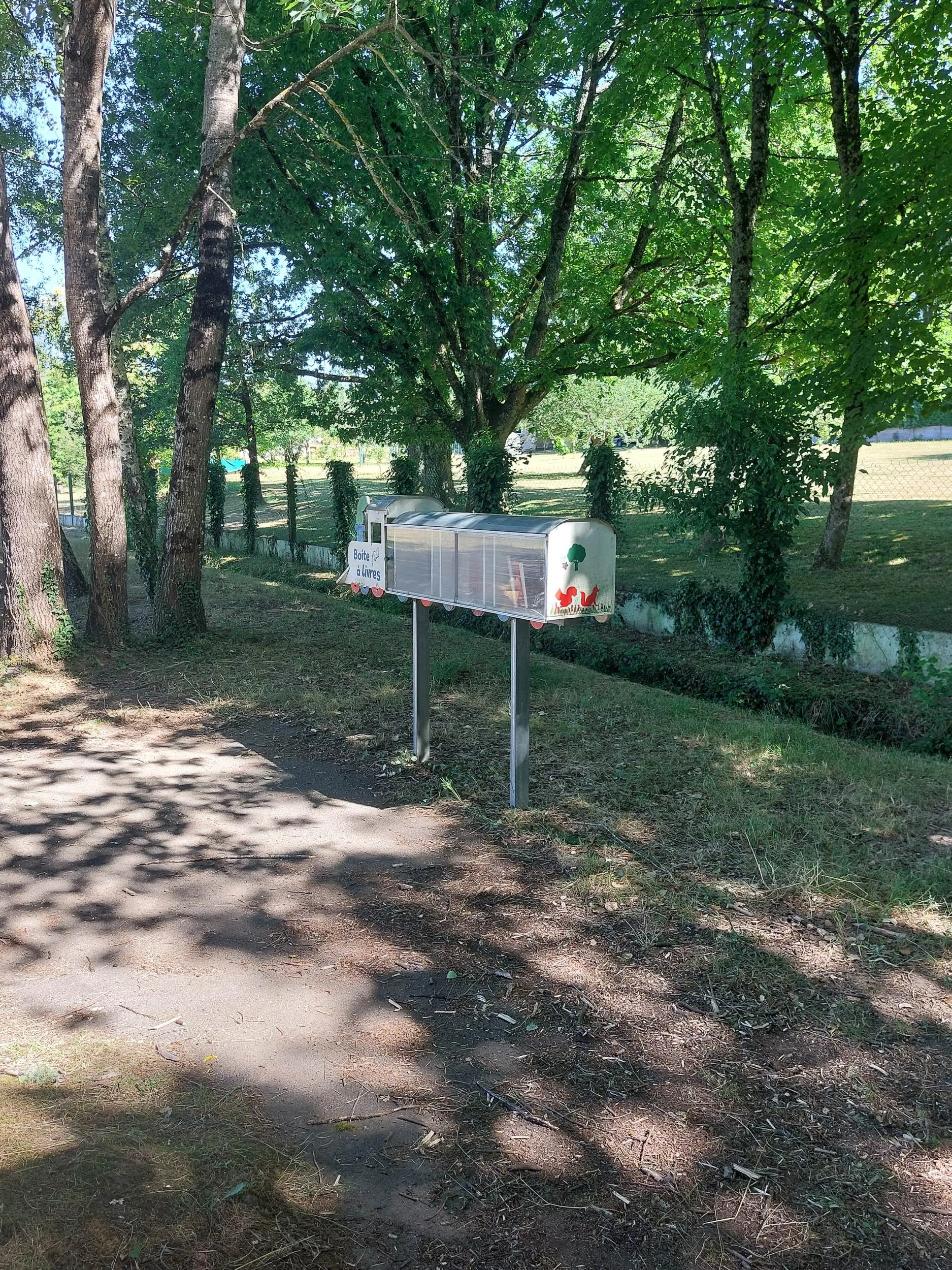 Plan d'eau de La Monnerie de Cussac à Oradour-sur-Vayres — À 1,7 km du lac