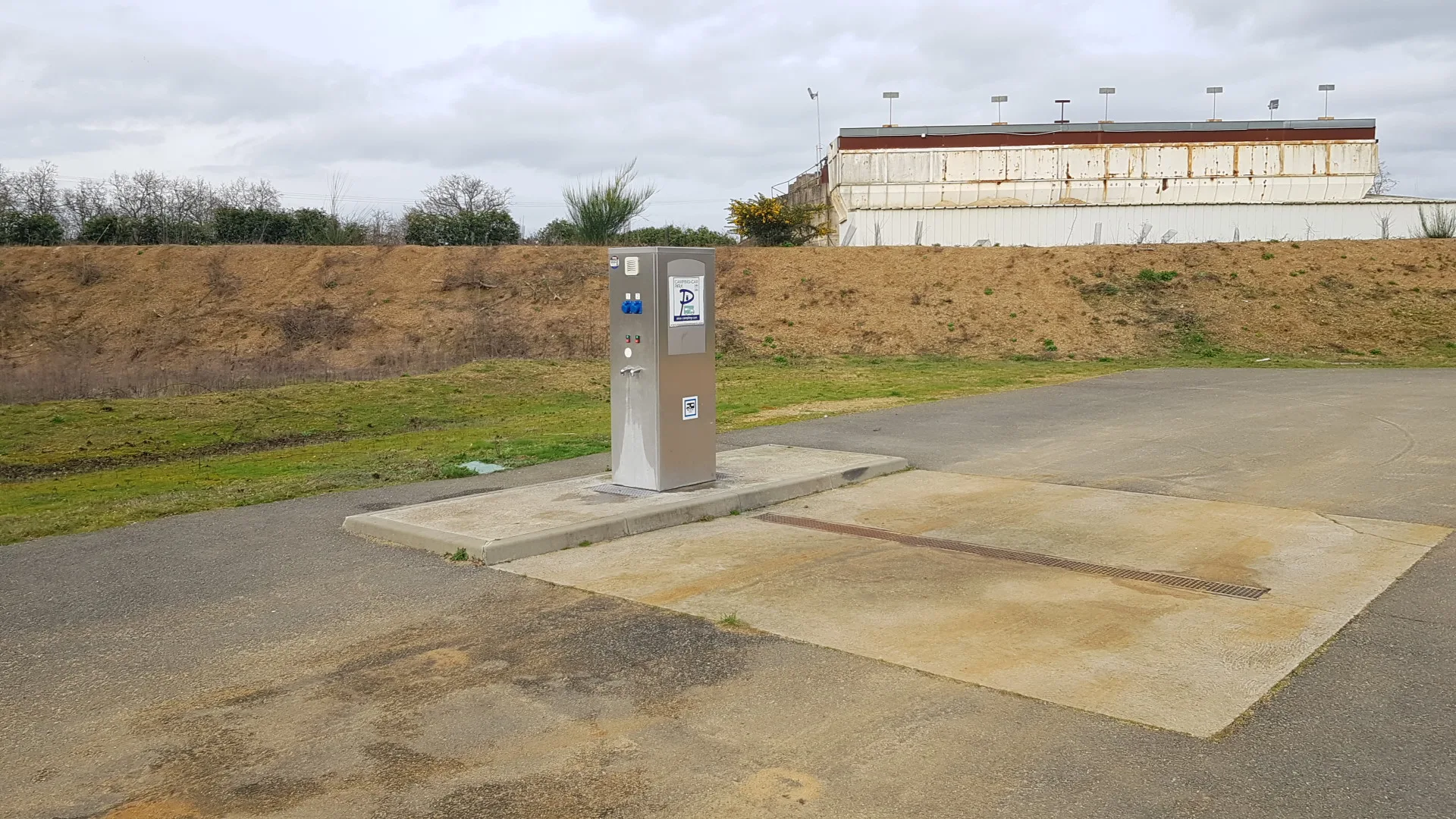 Plan d'eau de la Monnerie à La Flèche — À 522 m du lac