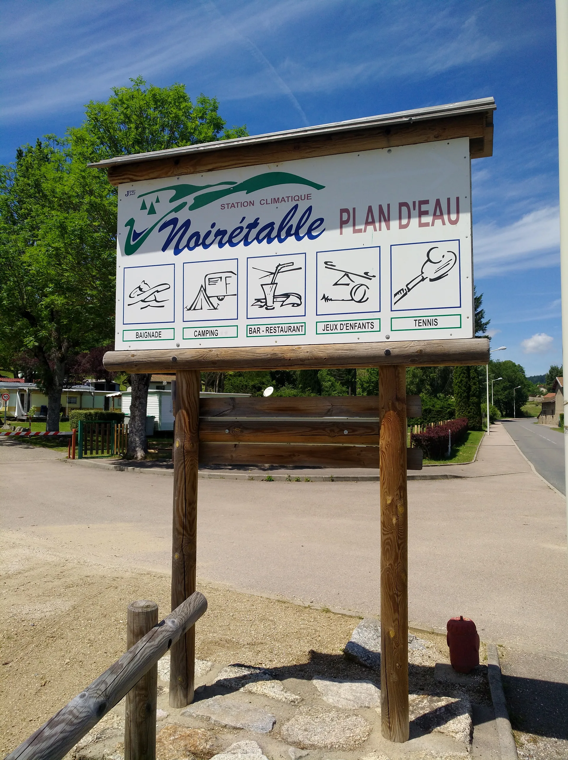 Plan d'eau de la Roche à Noirétable — Sur le lac