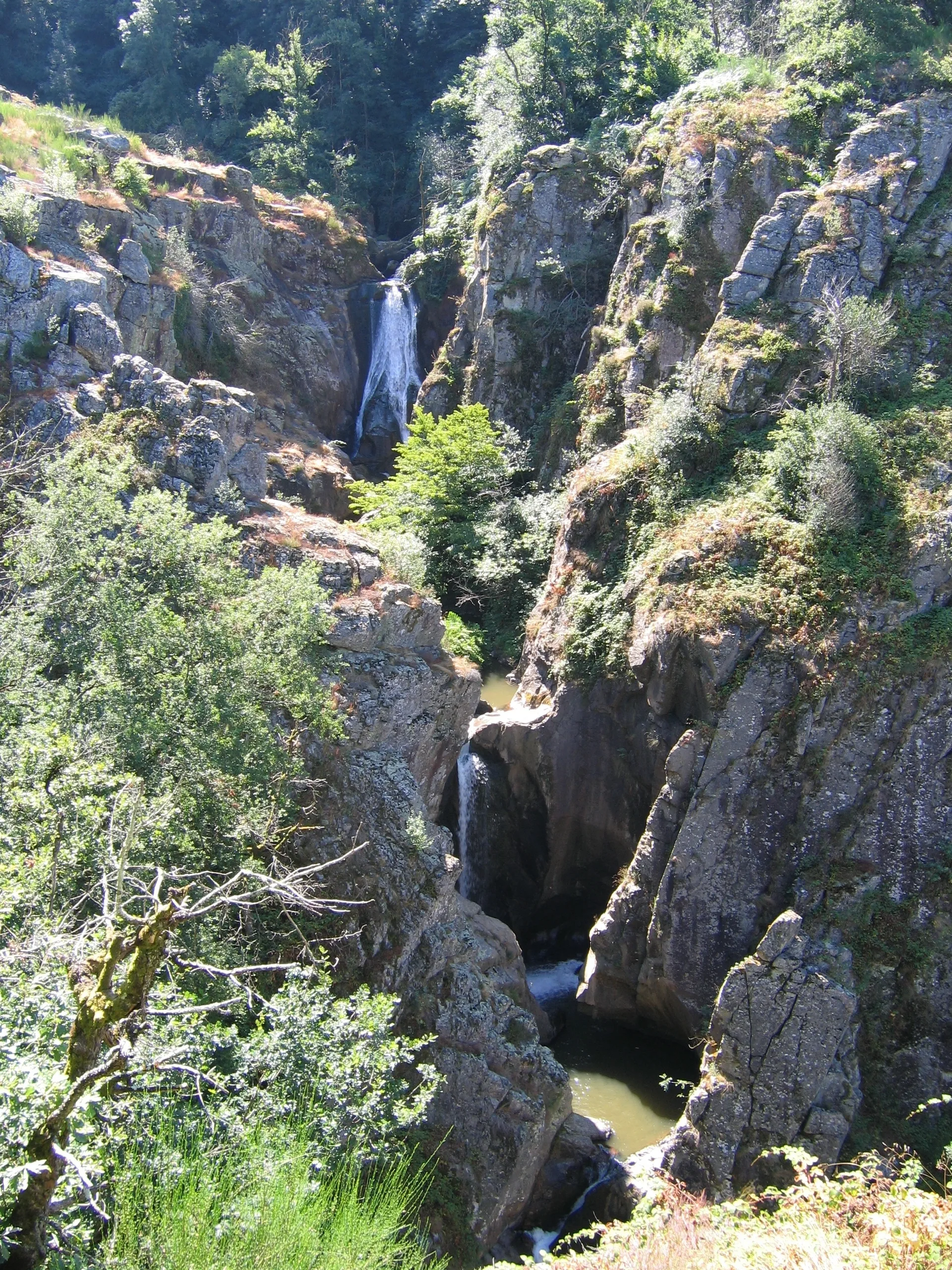 Plan d'eau de La Roque à Terre-de-Bancalié — À 1,5 km du lac