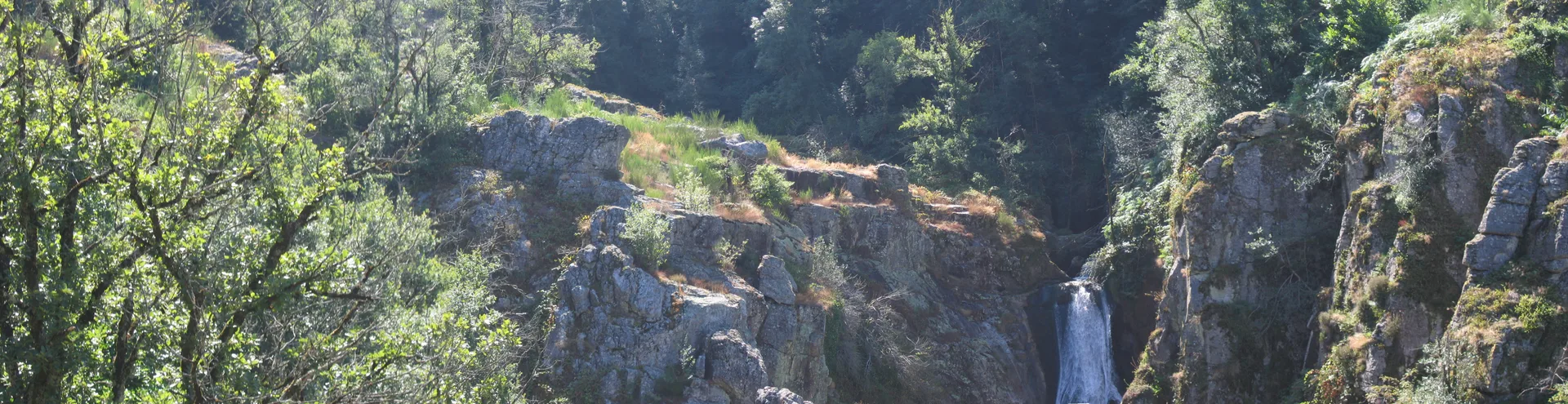 Plan d'eau de La Roque à Terre-de-Bancalié — À 1,5 km du lac