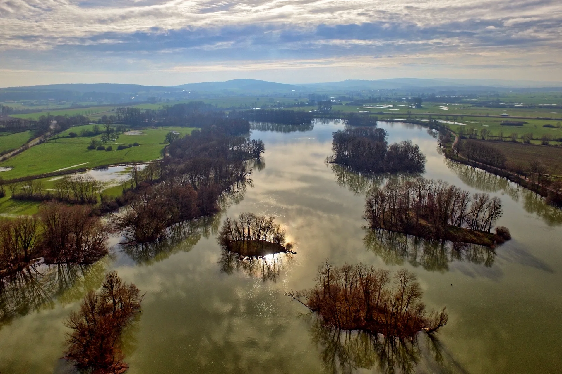 Plan d'eau de Marnay à Marnay — À 248 m du lac