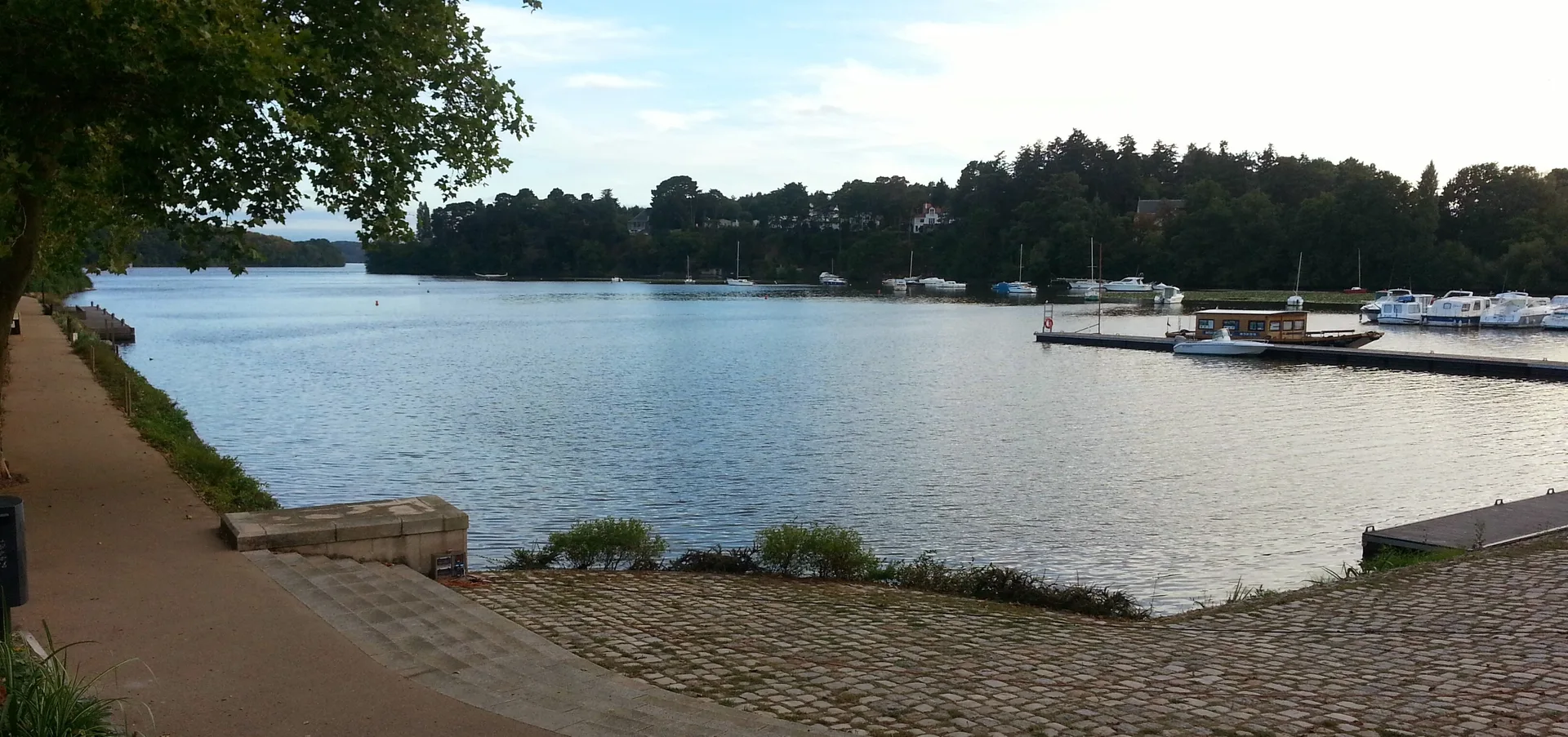 Plan d'eau de Mazerolles à Sucé-sur-Erdre — À 2,9 km du lac