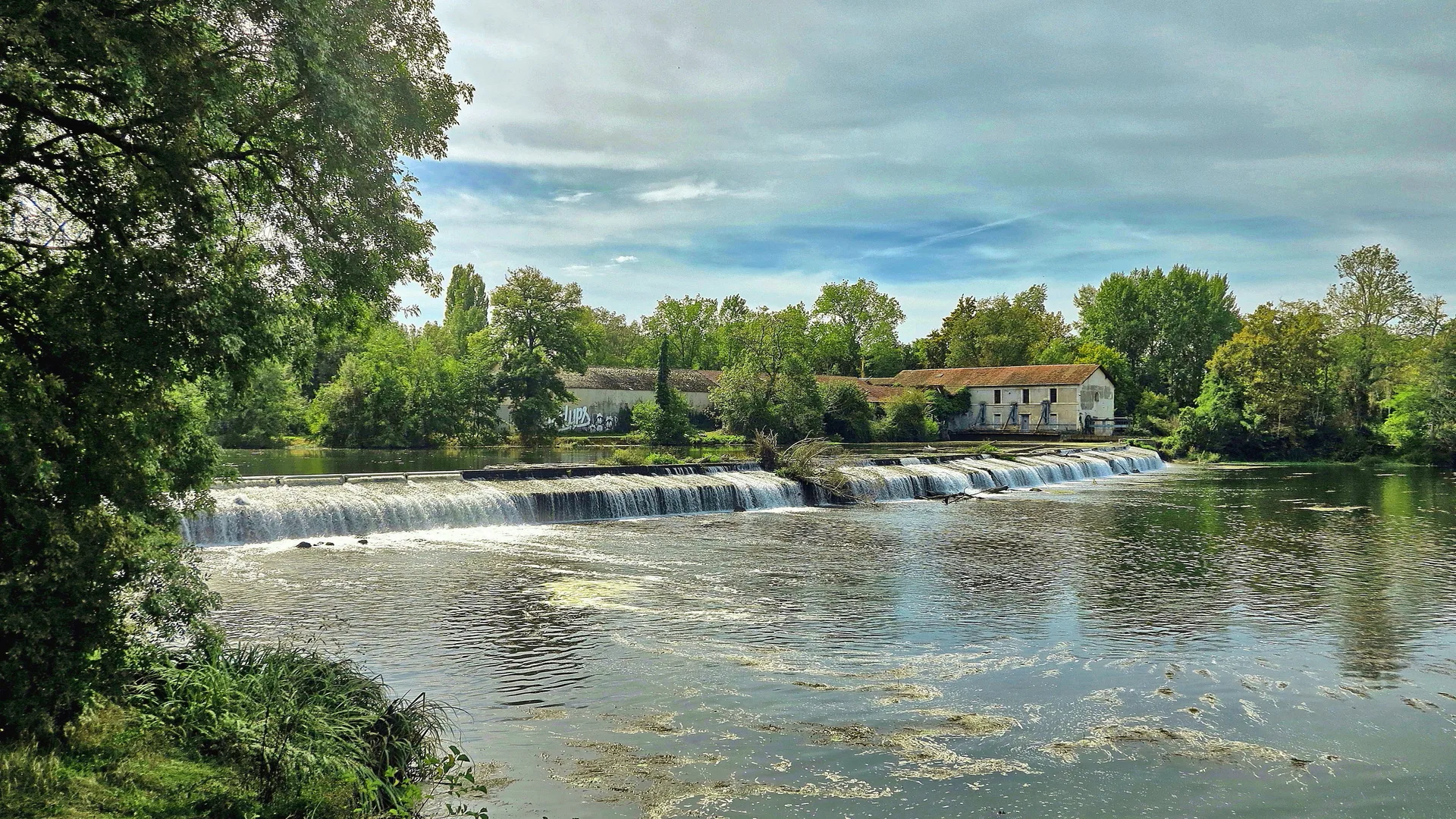 Plan d'eau de Menesplet 01 à Ménesplet — À 4,0 km du lac