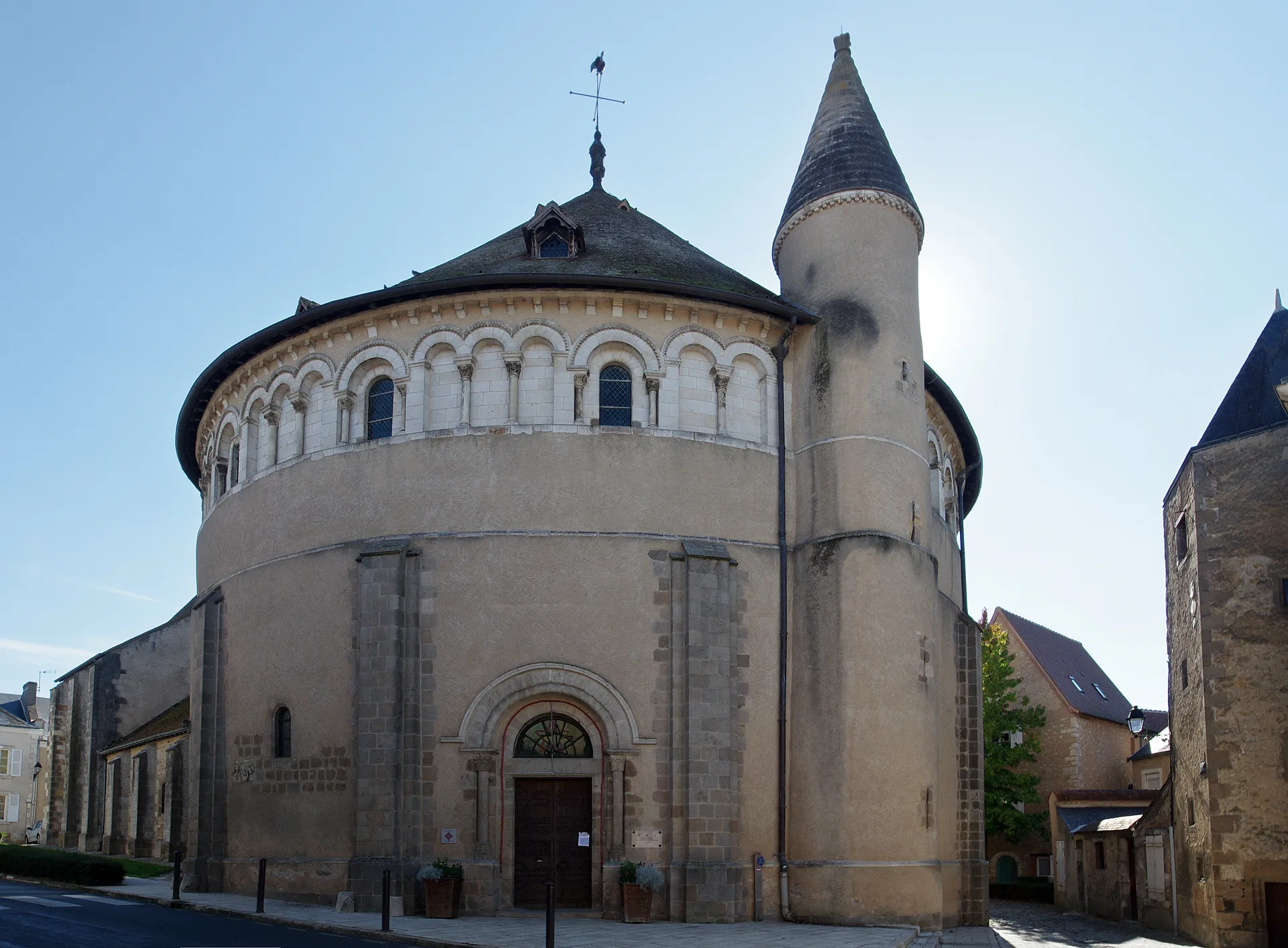 Plan d'eau de Neuvy Saint Sepulcre à Neuvy-Saint-Sépulchre — À 352 m du lac