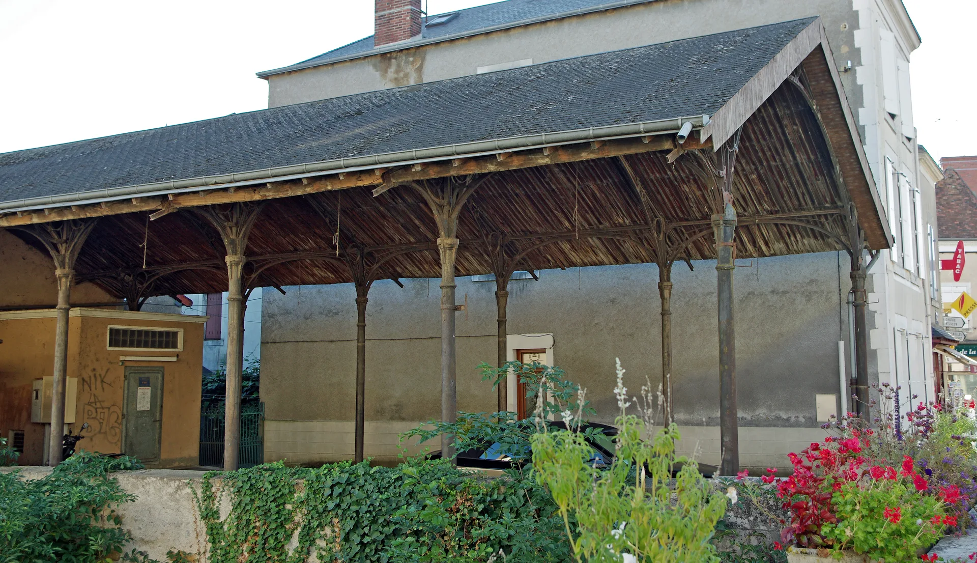Plan d'eau de Neuvy Saint Sepulcre à Neuvy-Saint-Sépulchre — À 329 m du lac