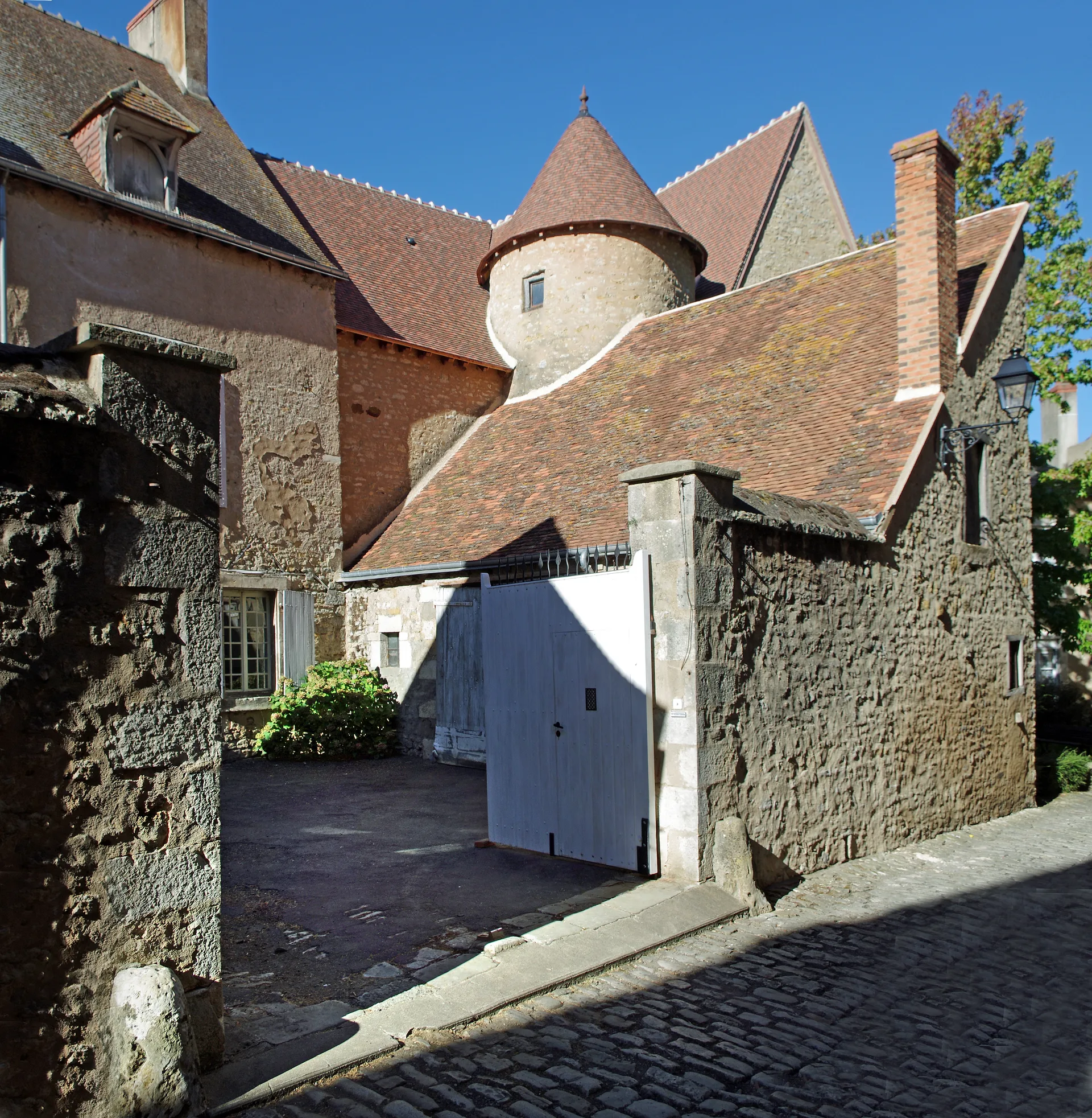 Plan d'eau de Neuvy Saint Sepulcre à Neuvy-Saint-Sépulchre — À 331 m du lac