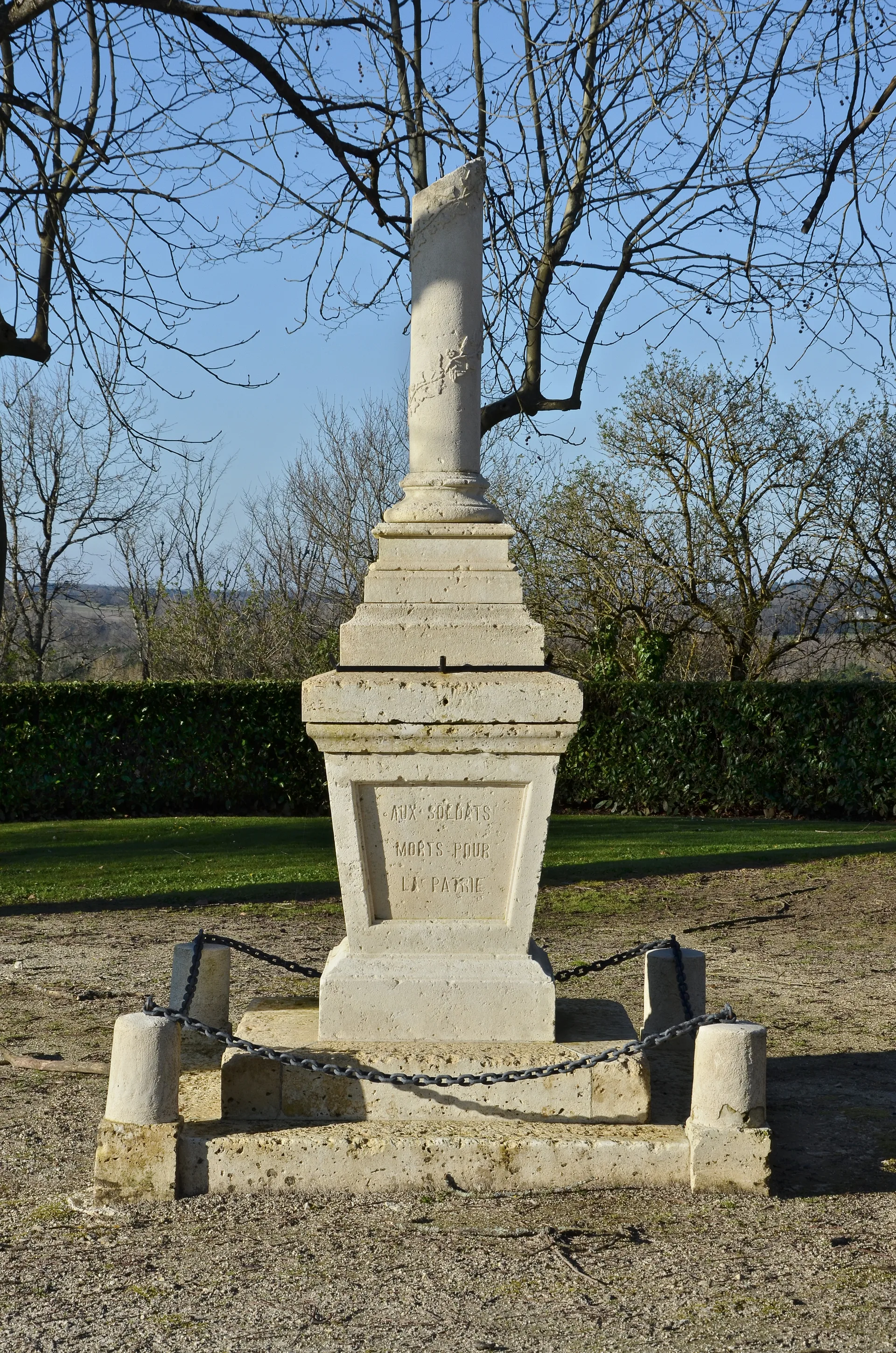 Plan d'eau de Parcoul à Parcoul-Chenaud — À 1,9 km du lac