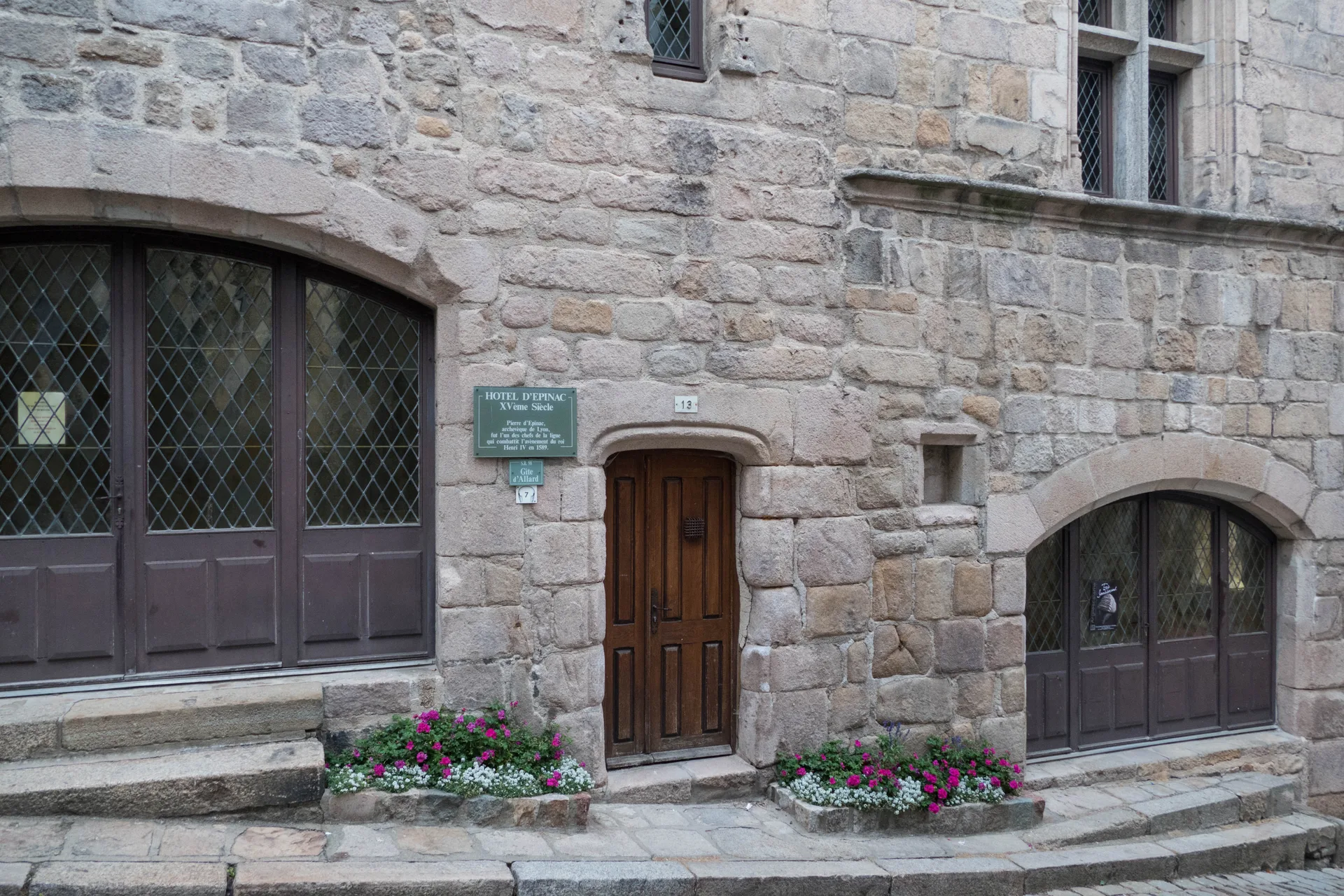Plan d'eau de Saint Bonnet le Chateau à Saint-Bonnet-le-Château — À 630 m du lac