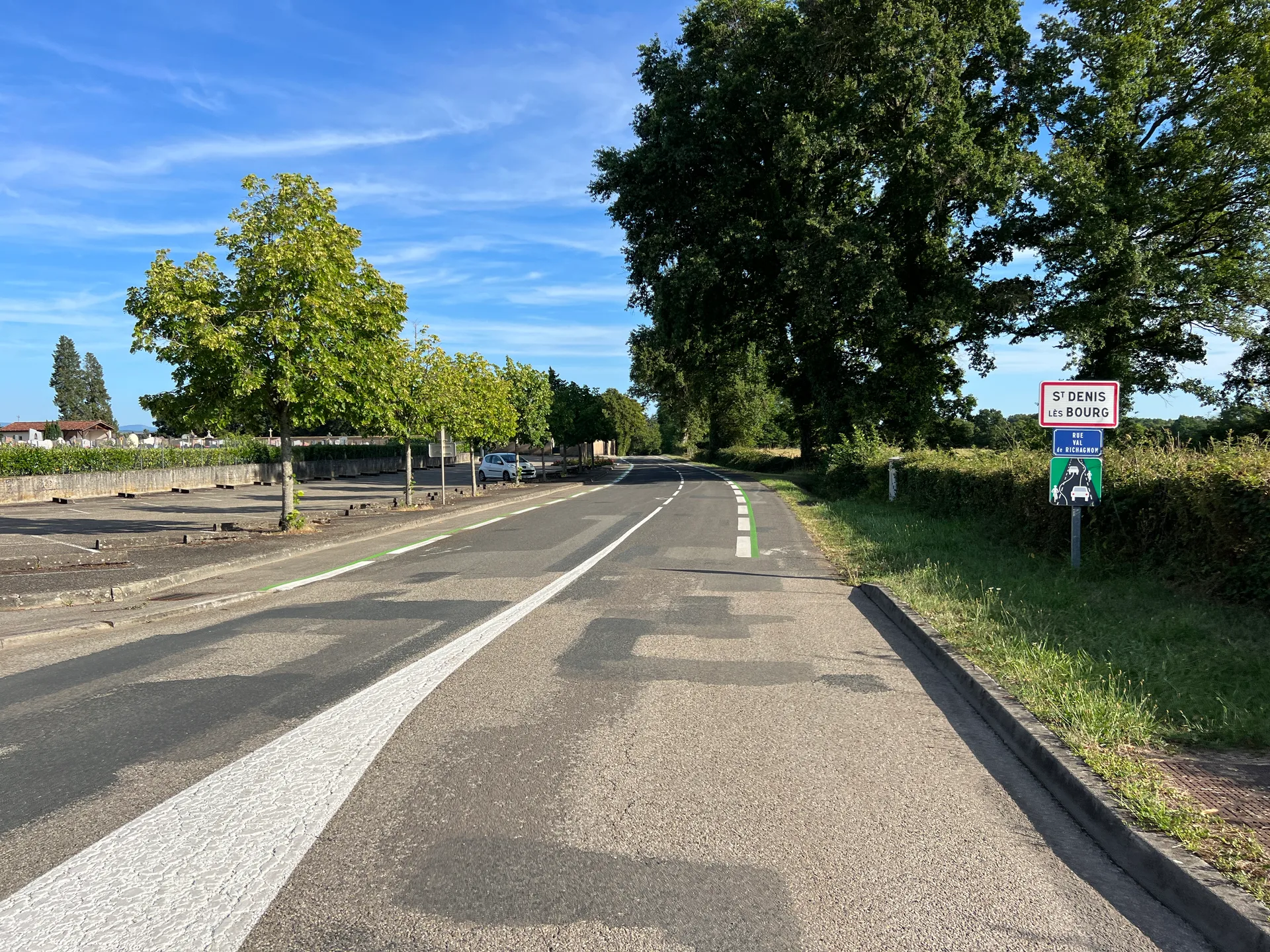 Plan d'eau de Saint Denis à Saint-Denis-lès-Bourg — À 1,1 km du lac