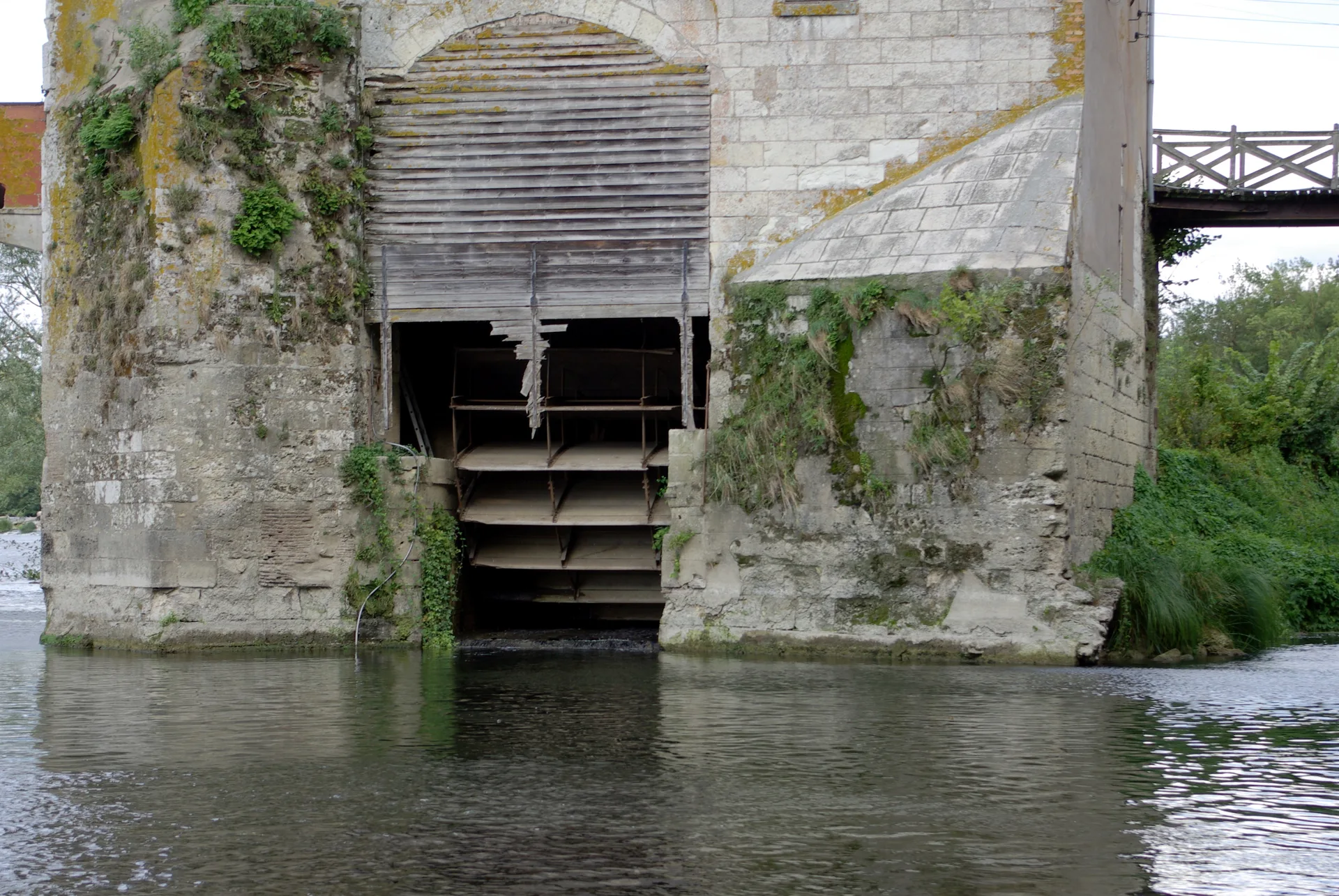 Plan d'eau de Saint Genouph à La Riche — À 2,2 km du lac