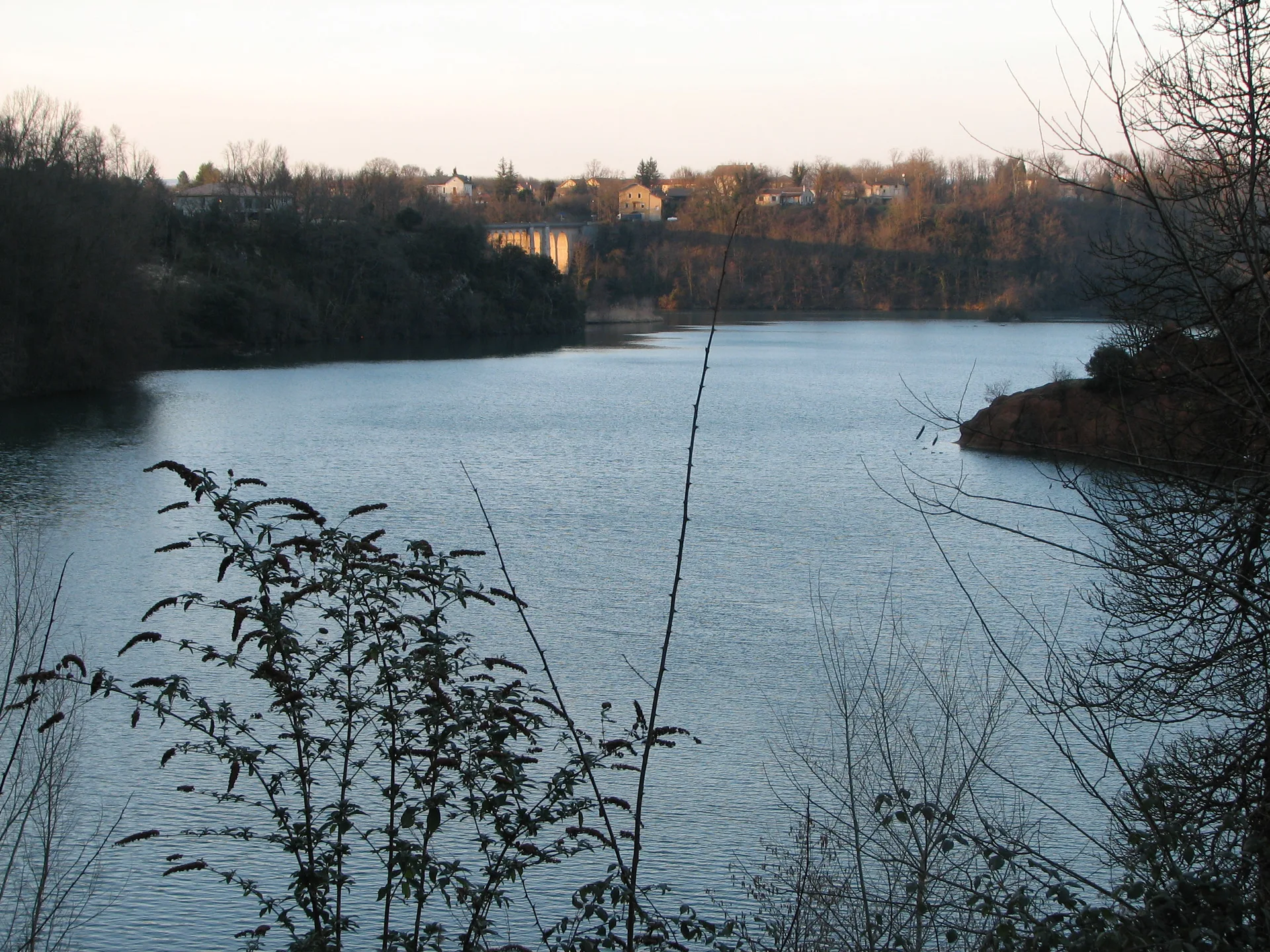 Plan d'eau de Saint Nazaire à Saint-Nazaire-en-Royans — Sur le lac