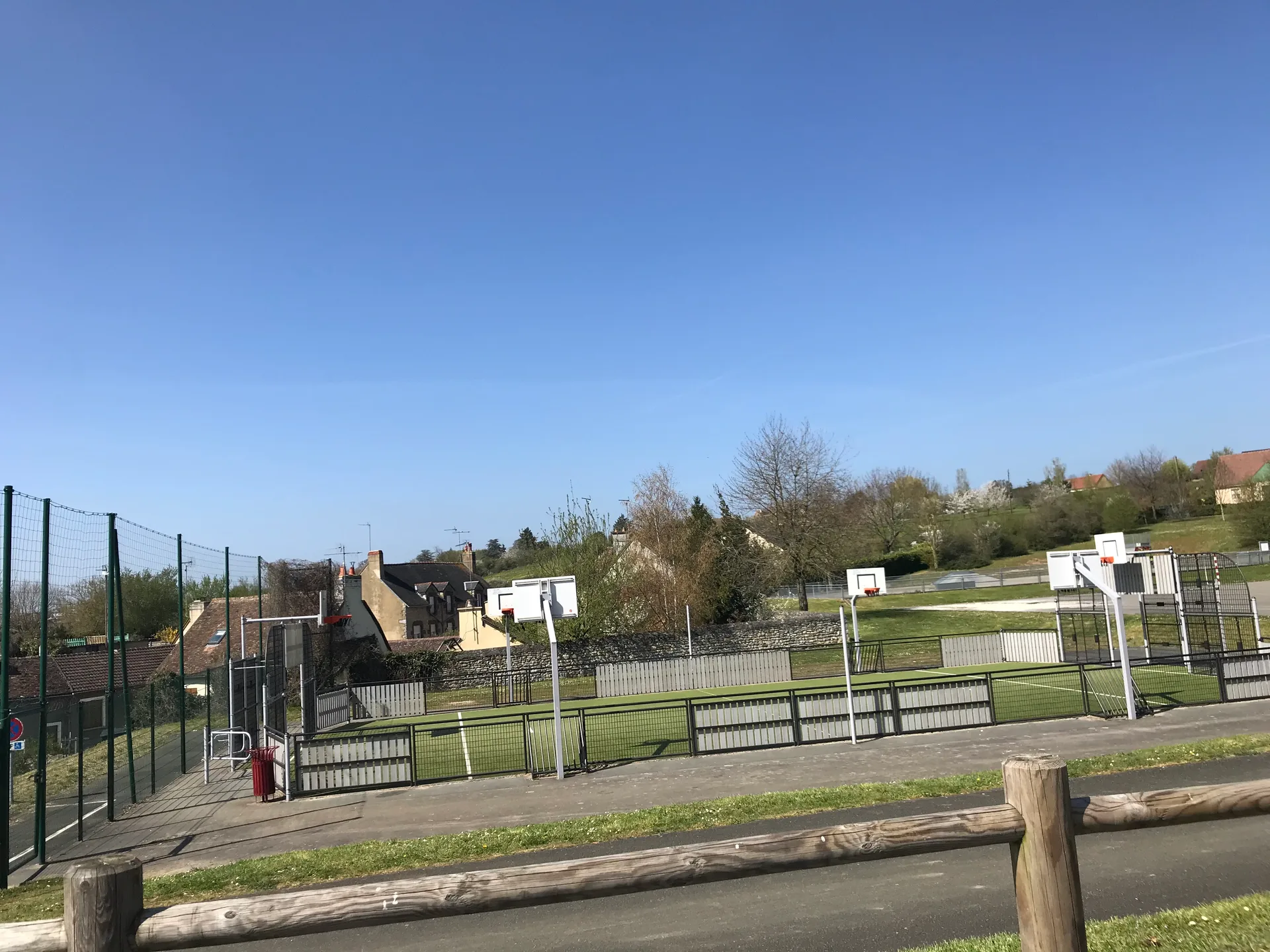 Plan d'eau de Saint Ouen à Saint-Ouen-de-Mimbré — À 2,9 km du lac