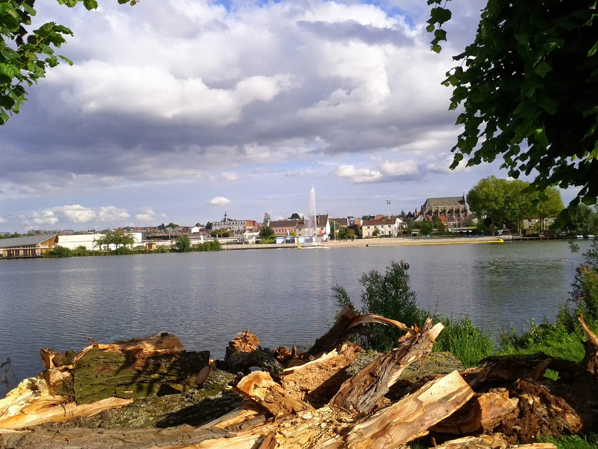 Plan d'eau de Saint Quentin à Saint-Quentin — À 497 m du lac