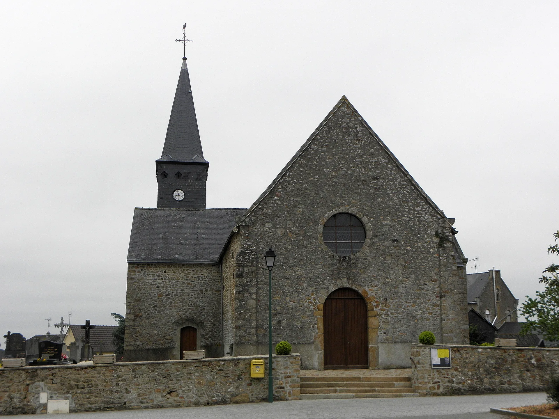 Plan d'eau de Trémezeau à Saint-Cyr-le-Gravelais — À 1,8 km du lac