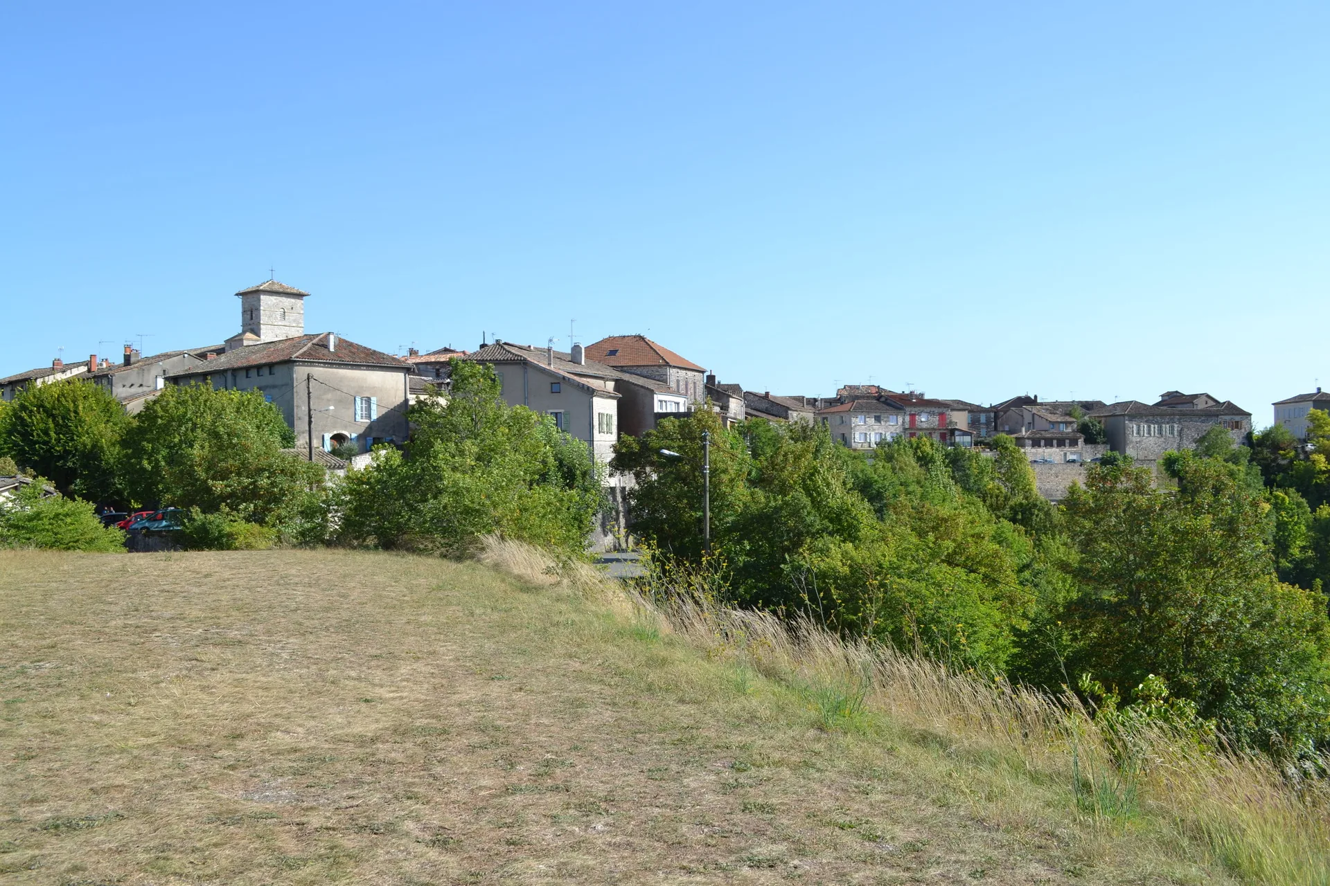 Plan d'eau de Vert Gresigne à Castelnau-de-Montmiral — À 2,3 km du lac