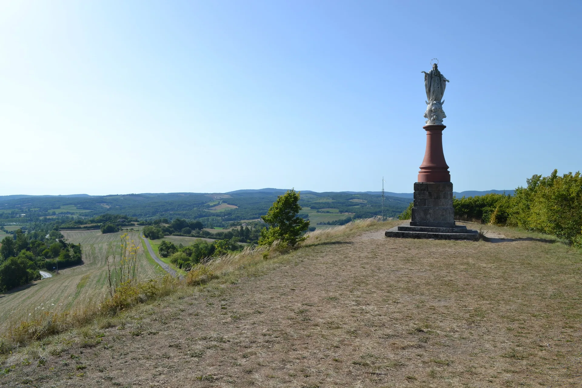 Plan d'eau de Vert Gresigne à Castelnau-de-Montmiral — À 2,3 km du lac