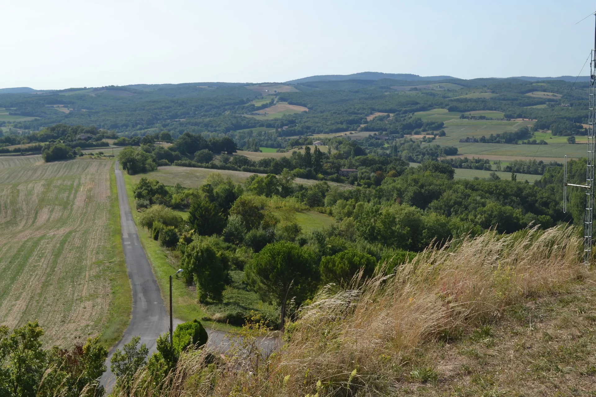 Plan d'eau de Vert Gresigne à Castelnau-de-Montmiral — À 2,3 km du lac