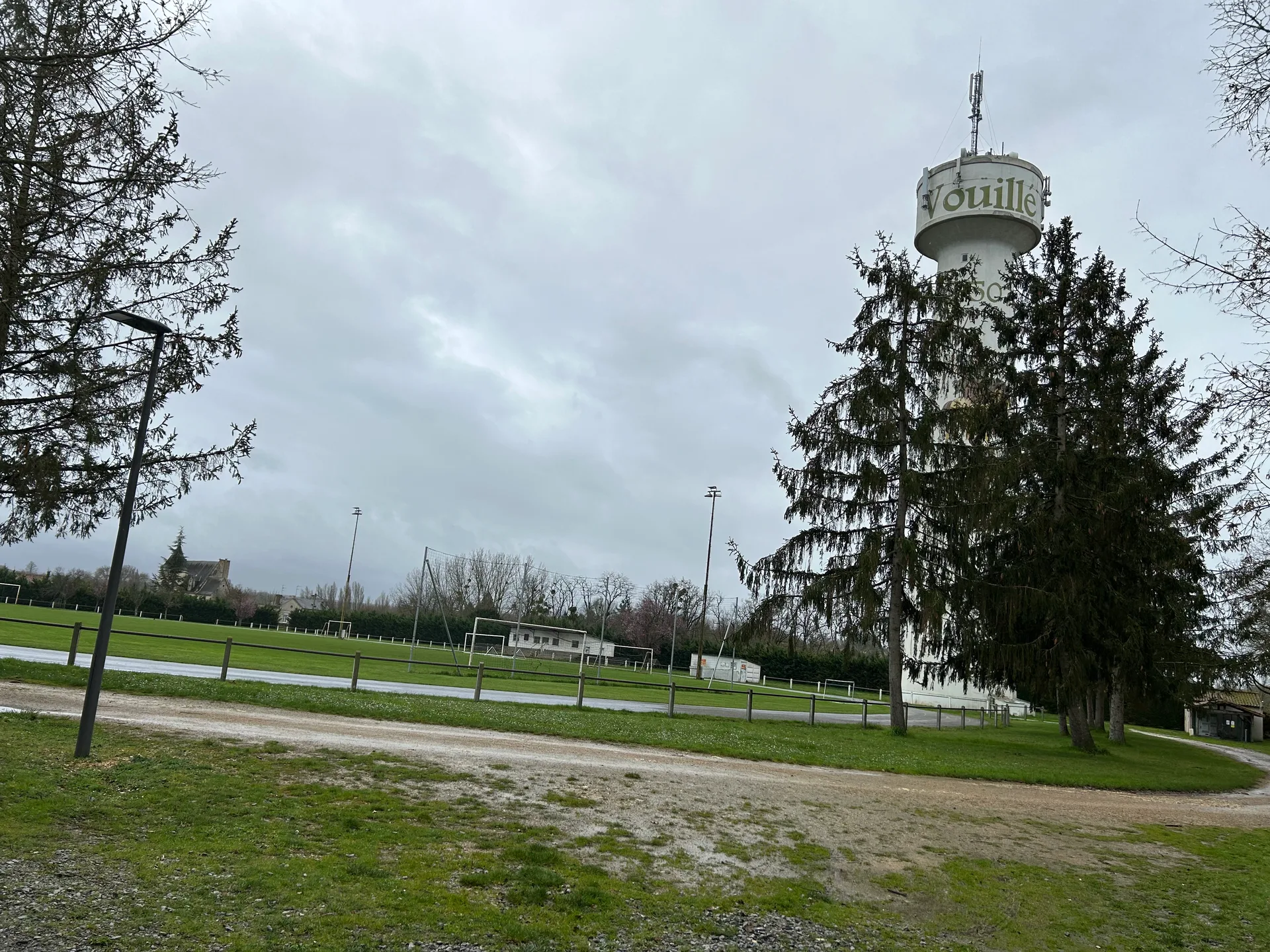 Plan d’eau de Vouillé à Vouillé — À 277 m du lac