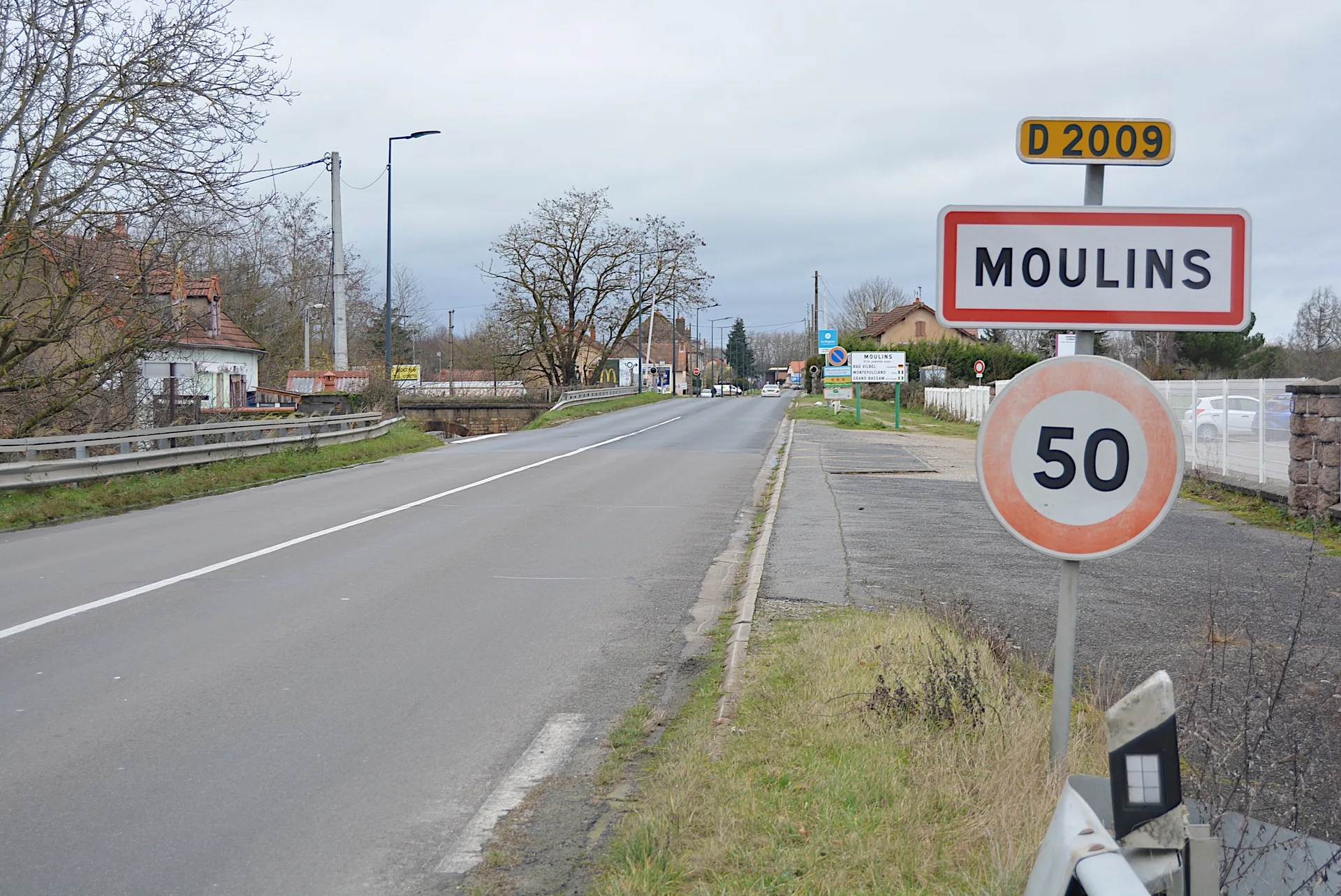 Plan d'eau des Champins à Moulins — À 892 m du lac