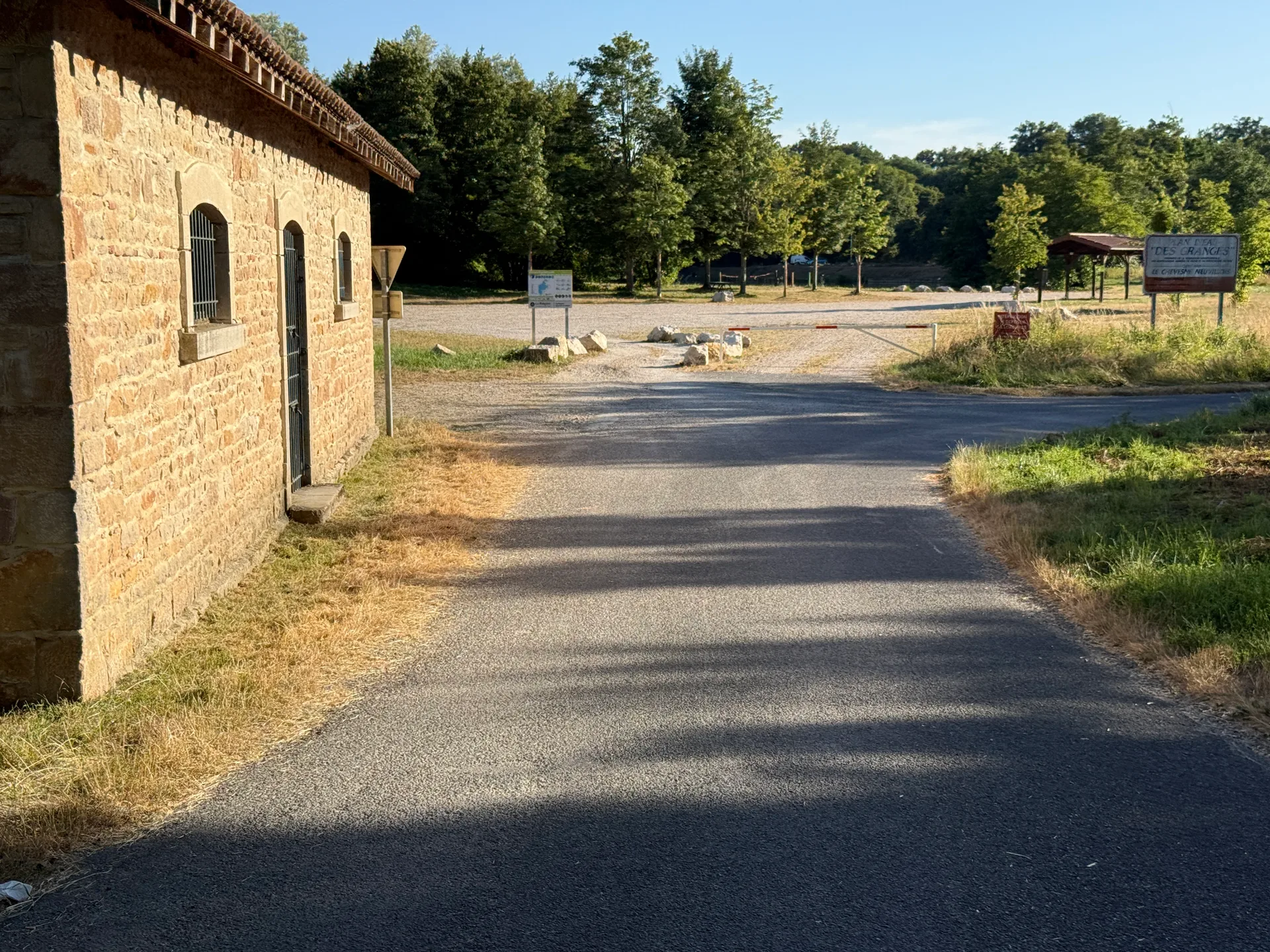 Plan d'eau des Granges à Neuville-les-Dames — Sur le lac
