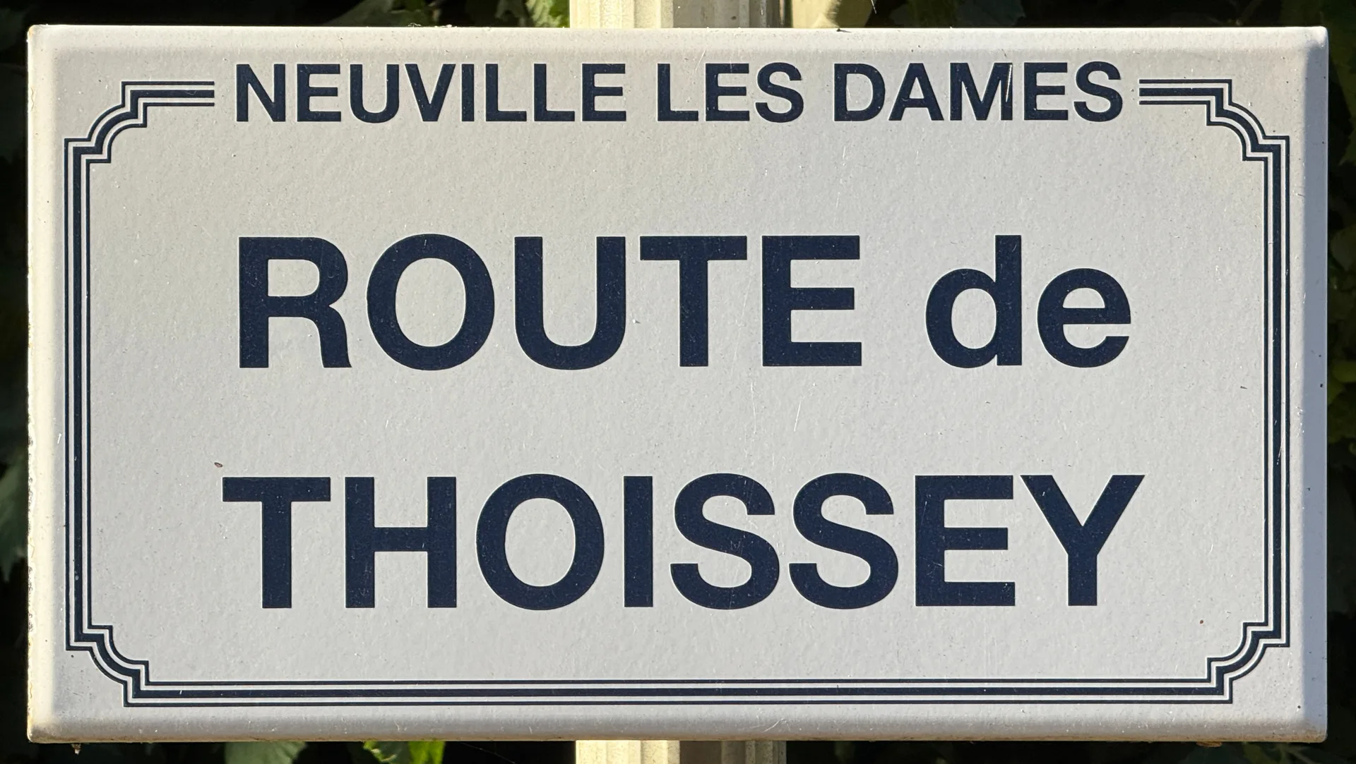 Plan d'eau des Granges à Neuville-les-Dames — À 274 m du lac