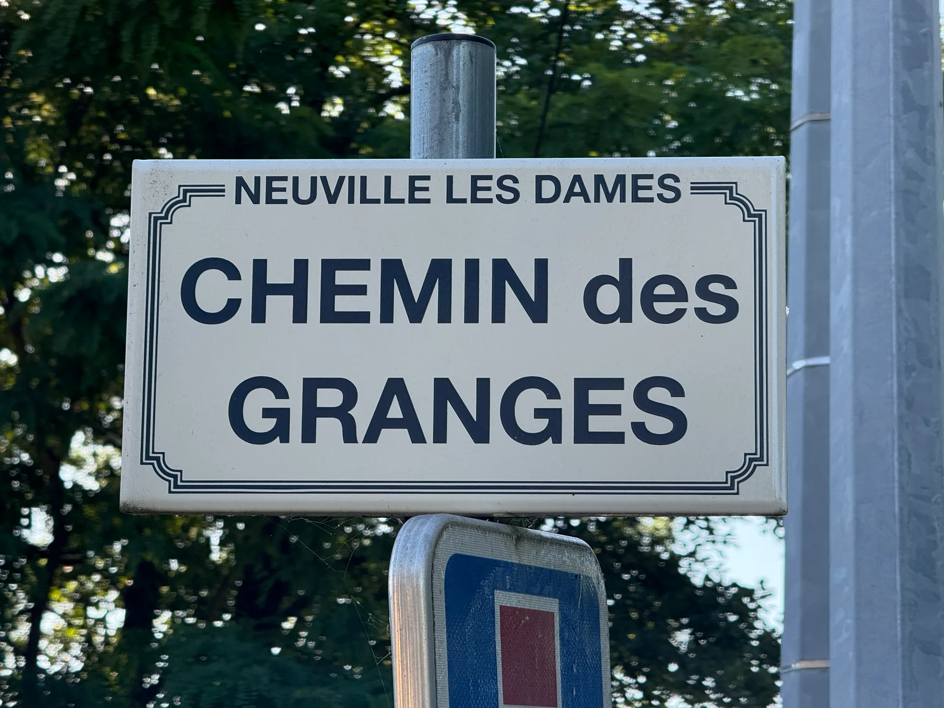 Plan d'eau des Granges à Neuville-les-Dames — Sur le lac